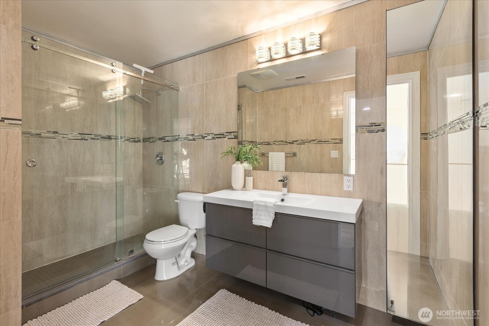 18433 Hawksview Drive Property Photo 32