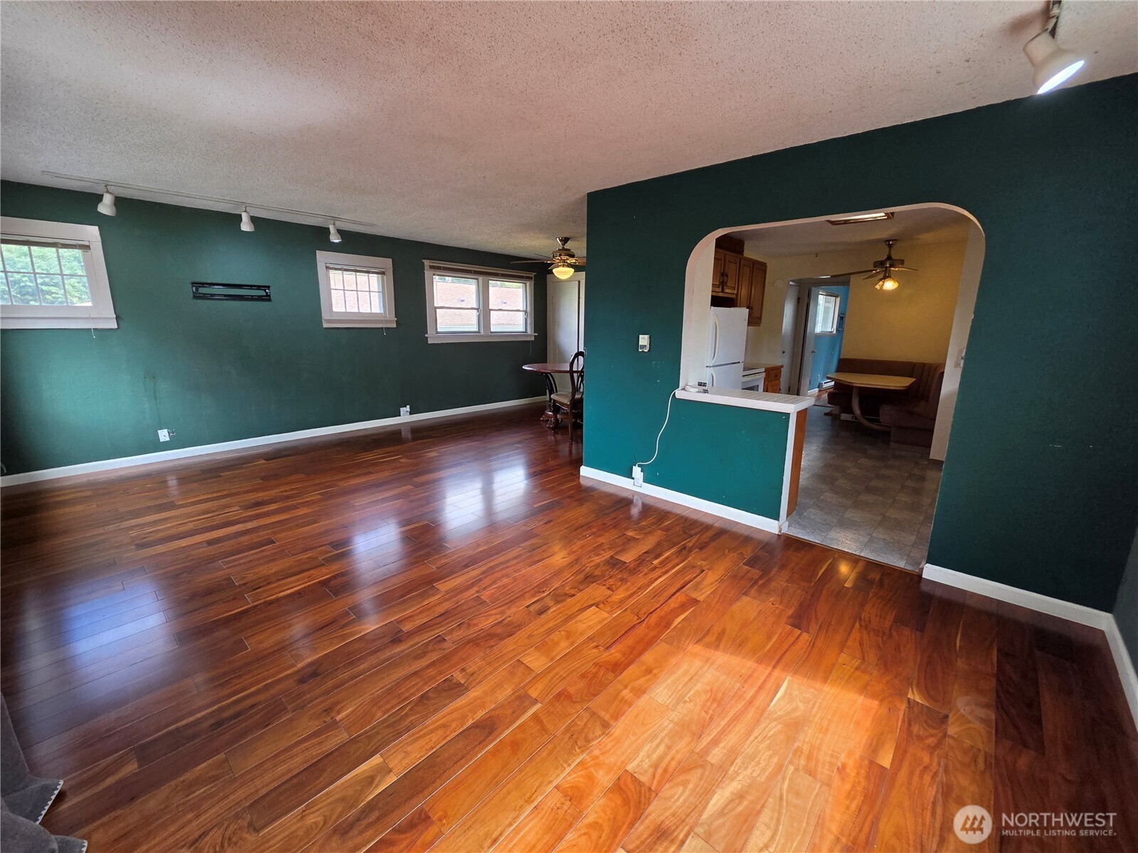 448 Pelly Avenue Property Photo 3