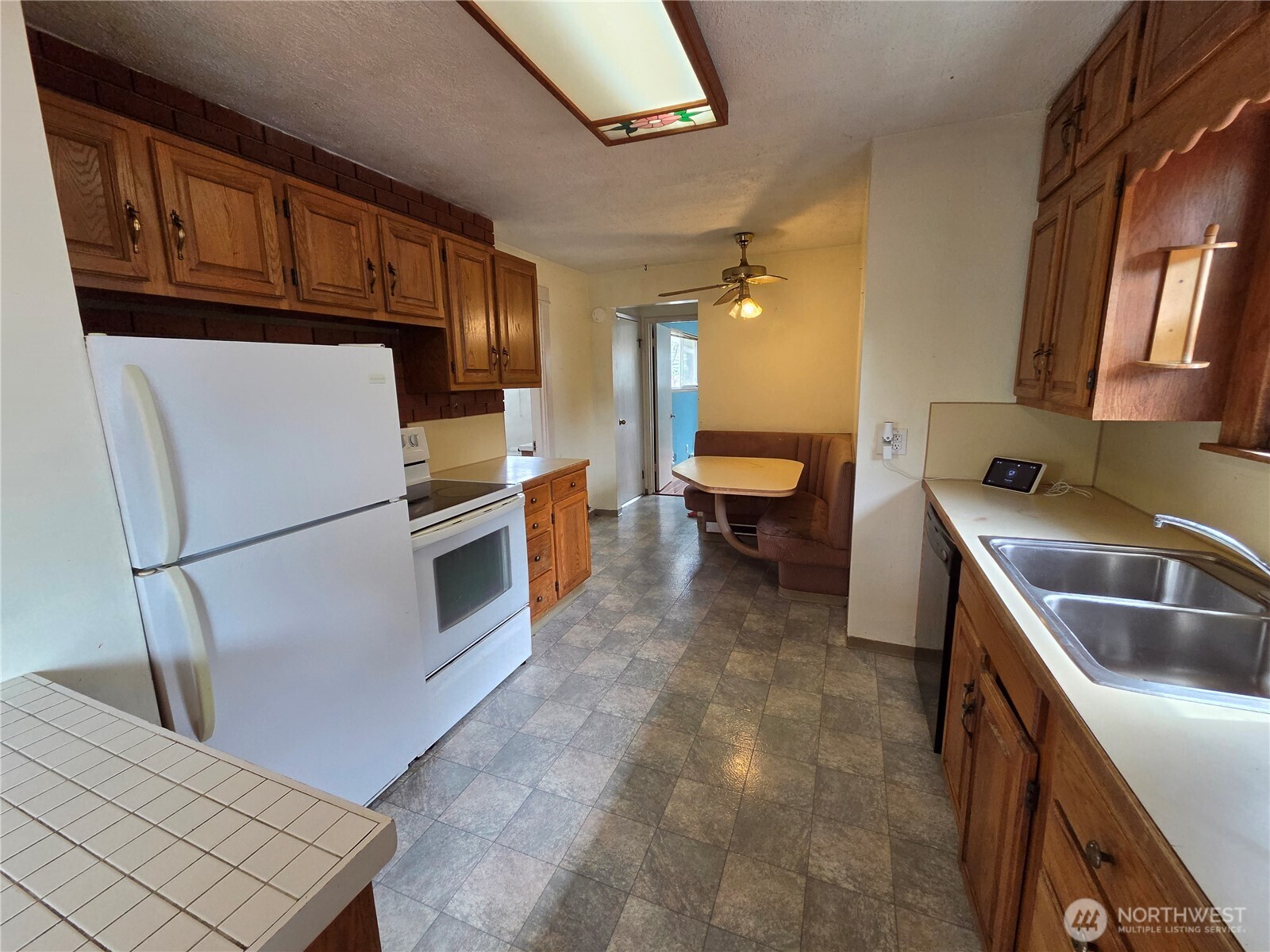 448 Pelly Avenue Property Photo 6