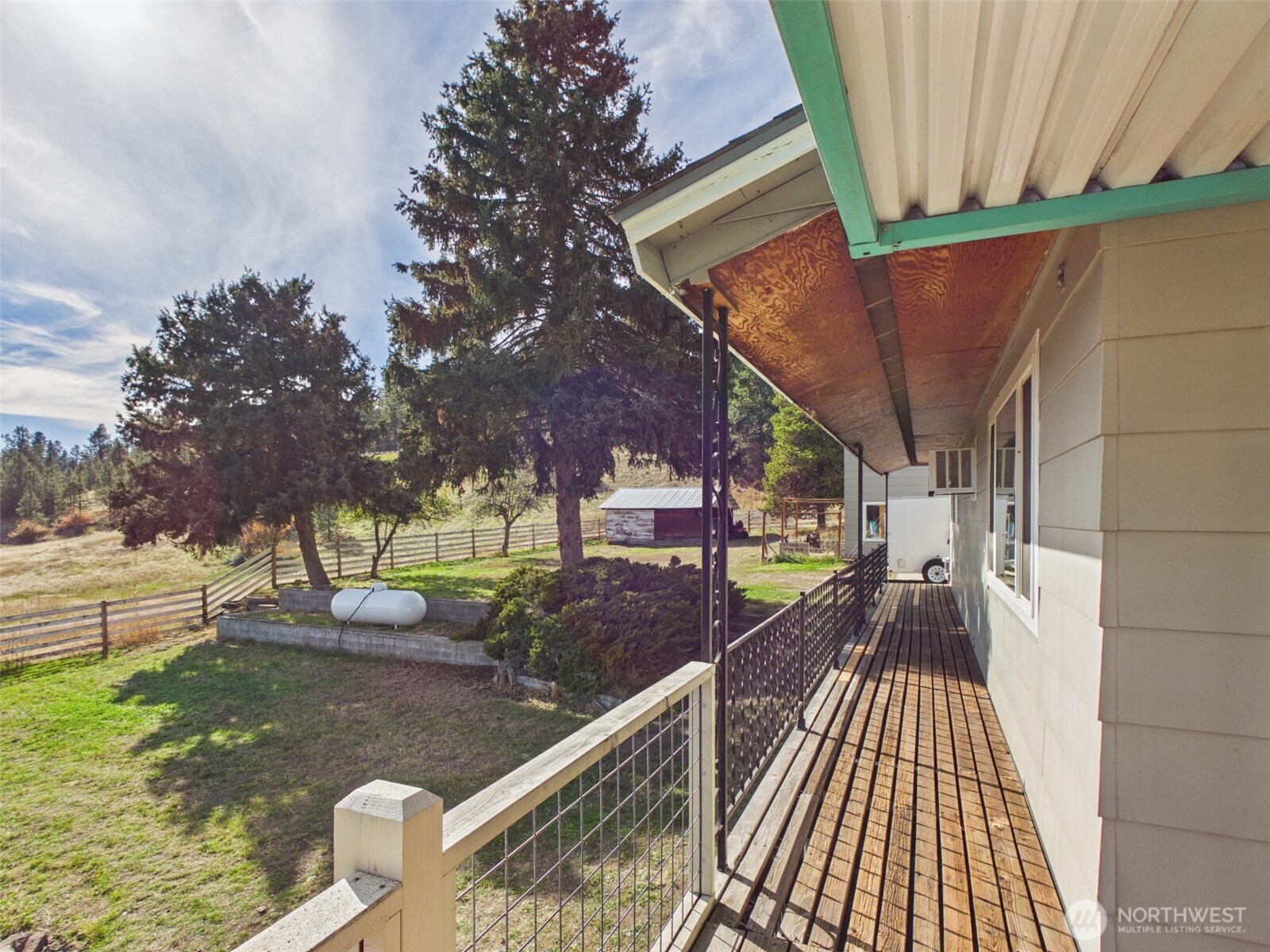 7 N Lake Lane Property Photo 5