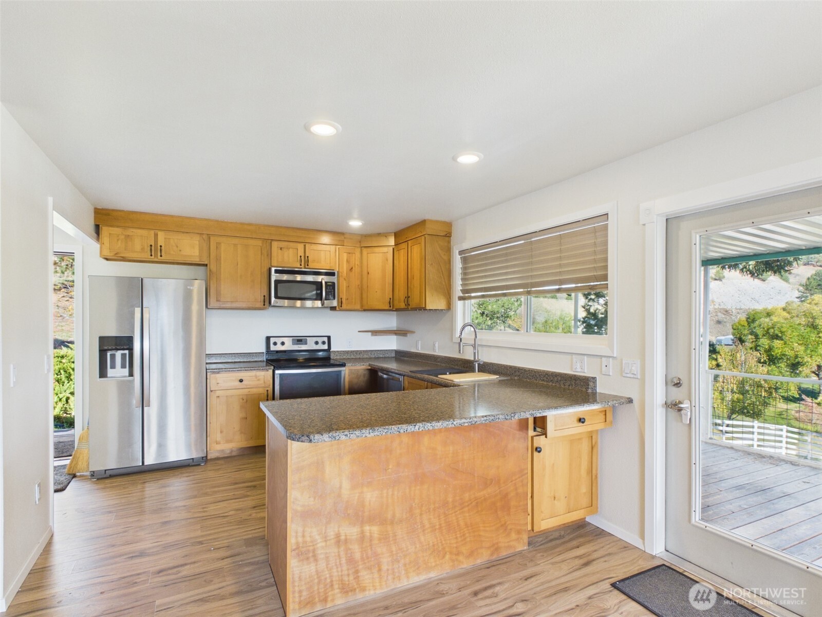 7 N Lake Lane Property Photo 6
