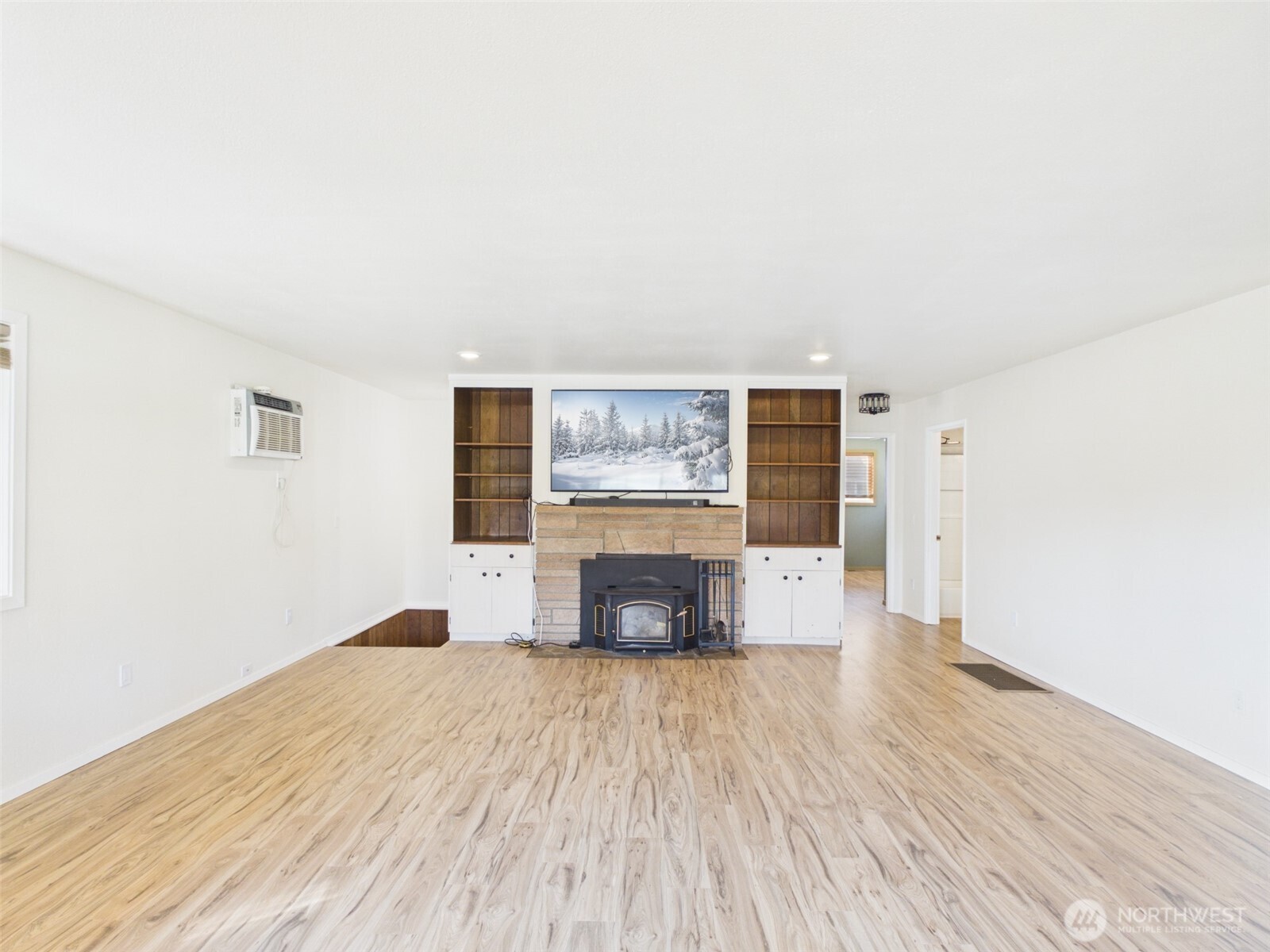 7 N Lake Lane Property Photo 7