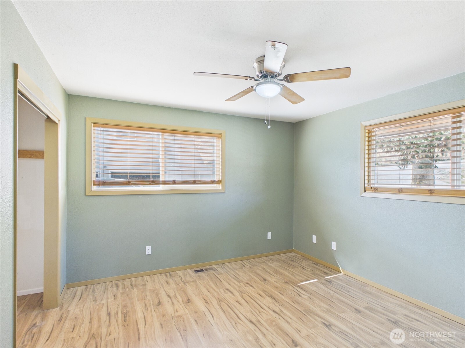 7 N Lake Lane Property Photo 9