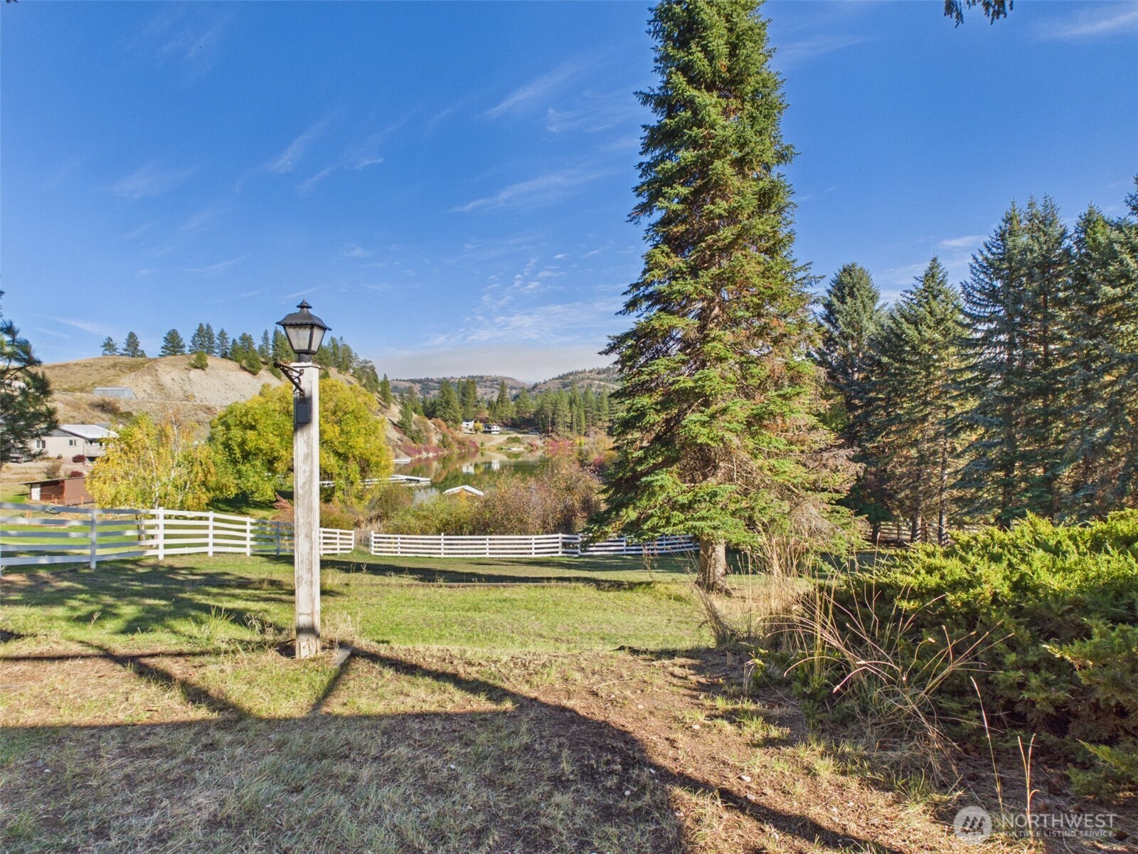 7 N Lake Lane Property Photo 16