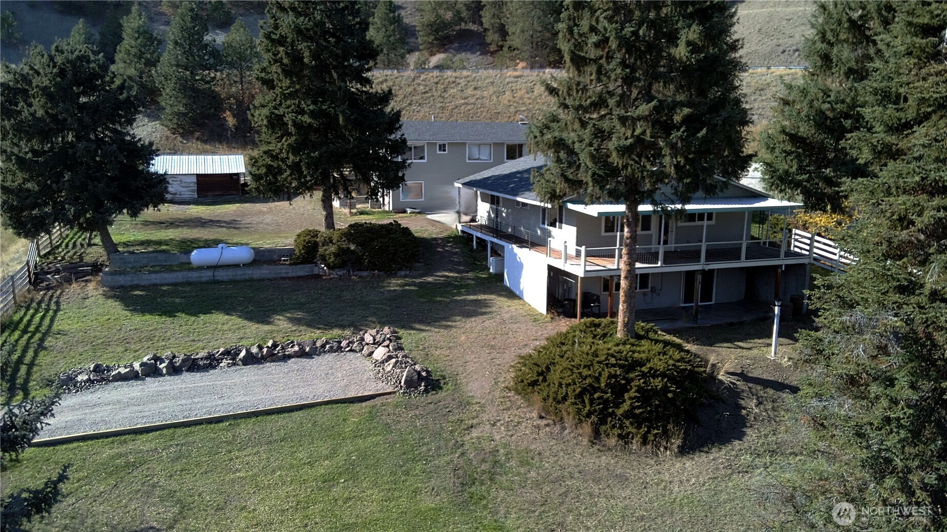 7 N Lake Lane Property Photo 17