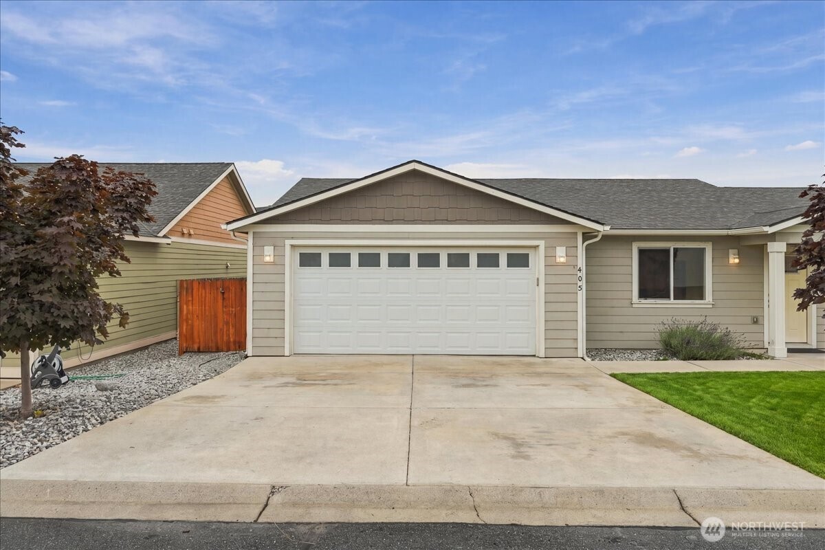 405 Ridgewood Drive Property Photo 1
