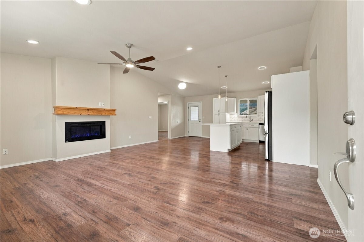 405 Ridgewood Drive Property Photo 17