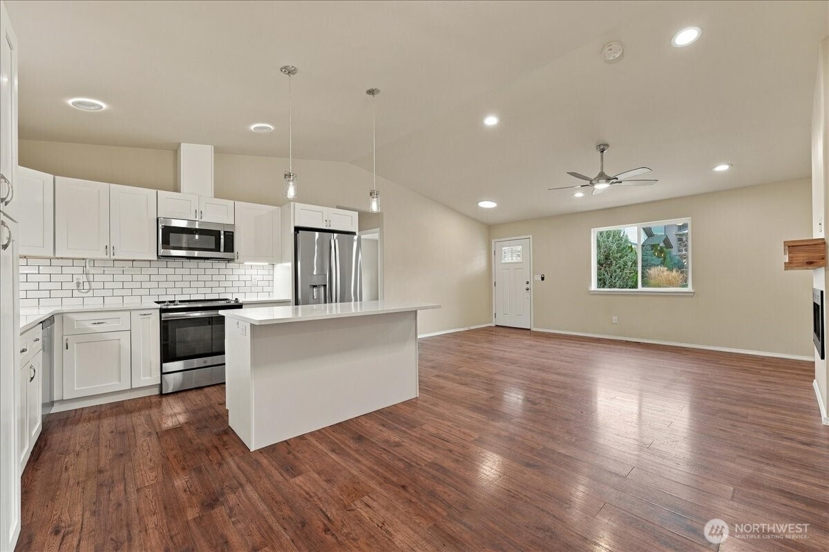 405 Ridgewood Drive Property Photo 21