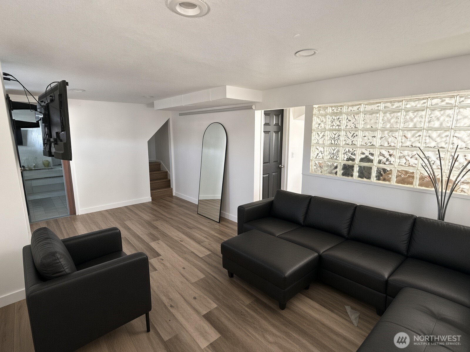 9930 S Beacon Avenue Property Photo 9