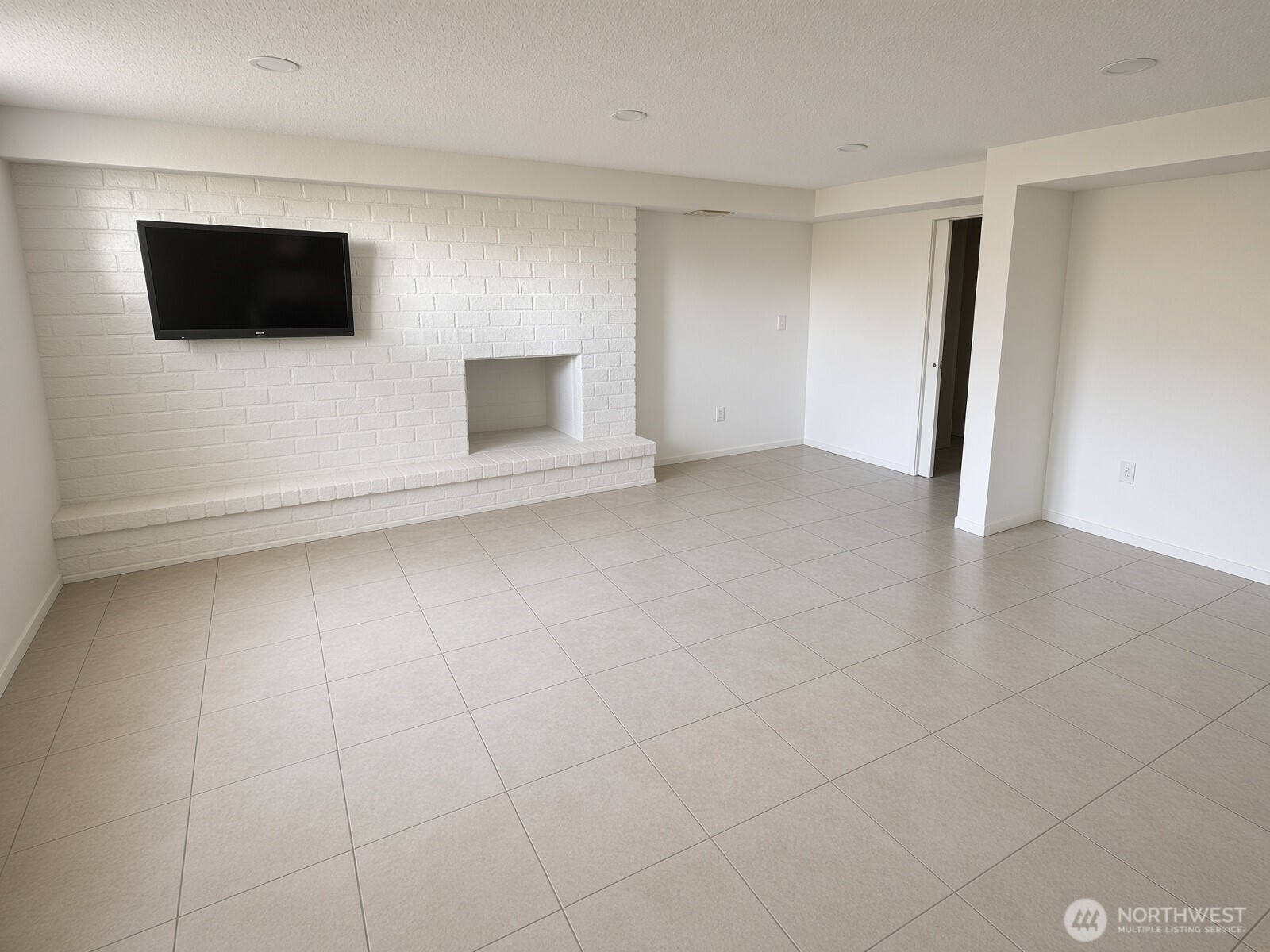 9930 S Beacon Avenue Property Photo 10