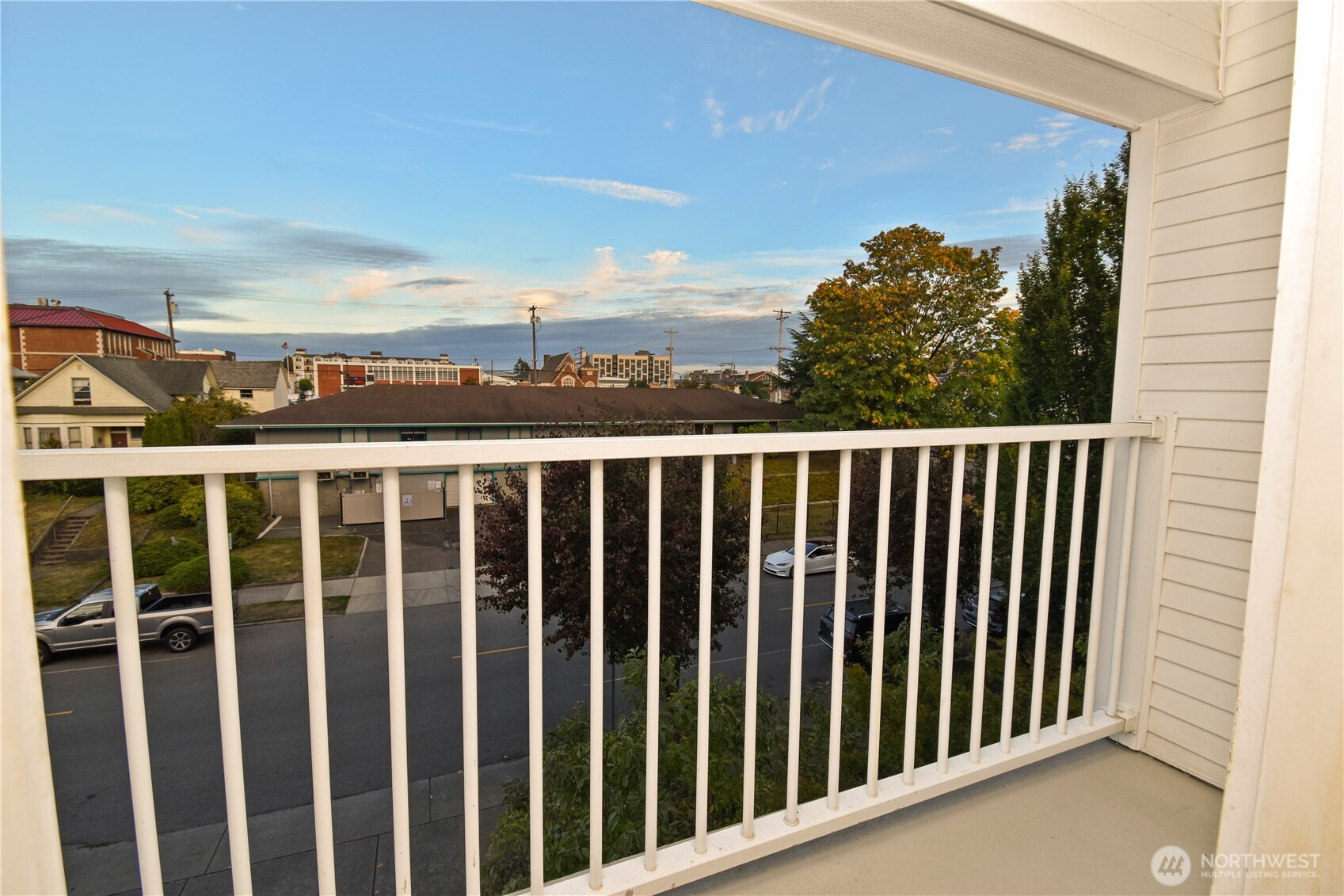 2522 Rucker Avenue 408 Property Photo 6