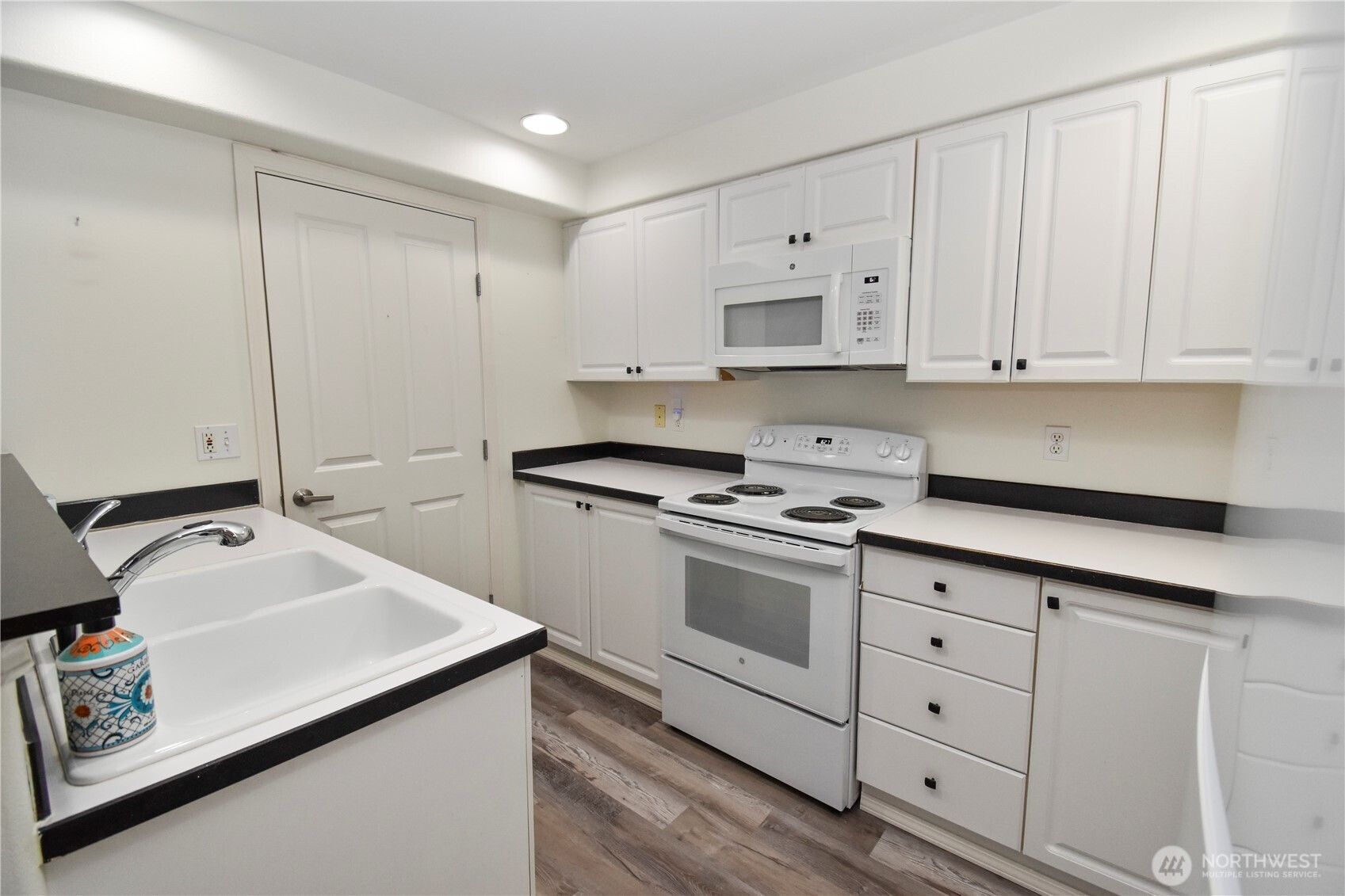 2522 Rucker Avenue 408 Property Photo 16