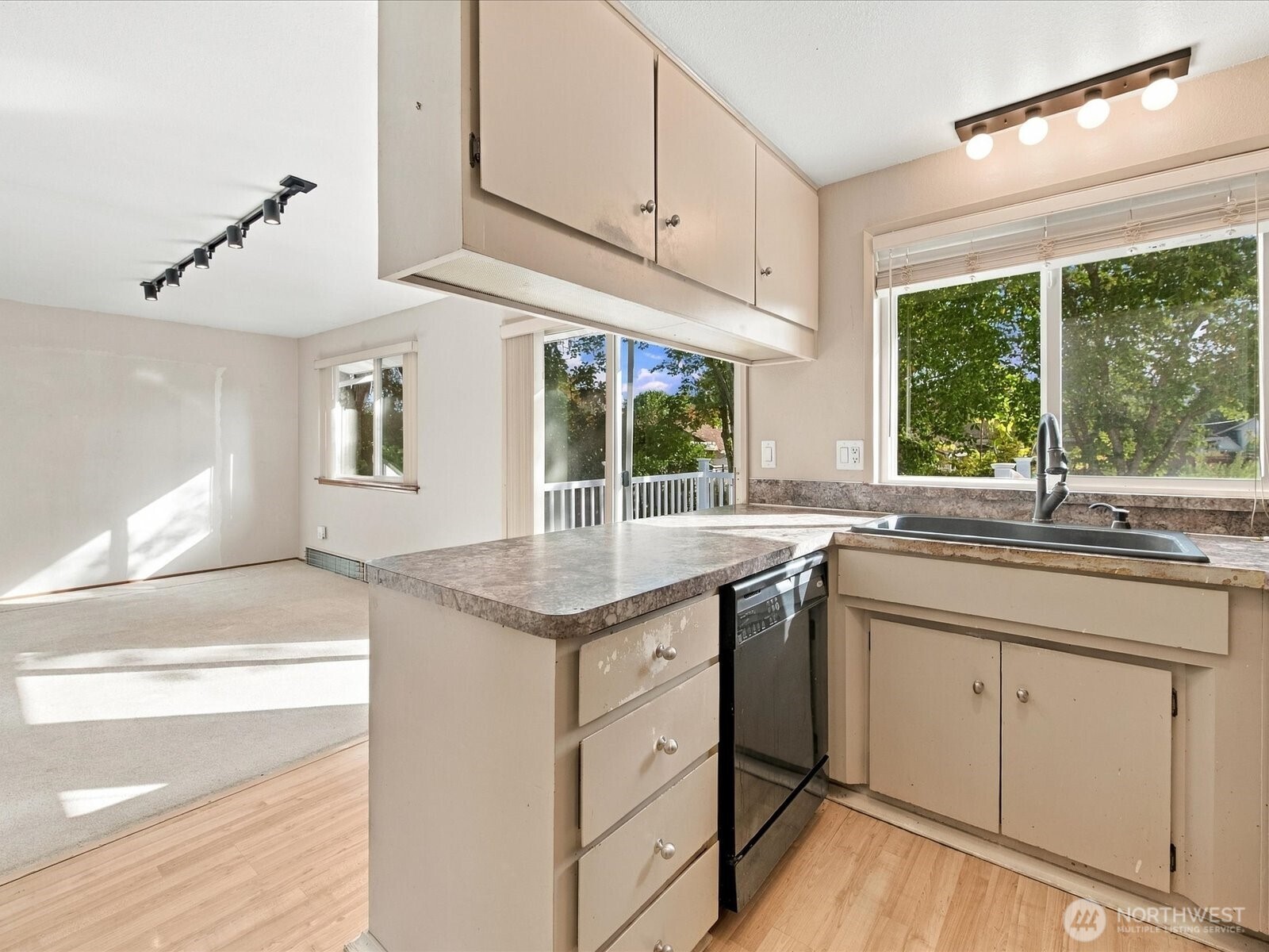 7637 Tacoma Avenue Property Photo 15