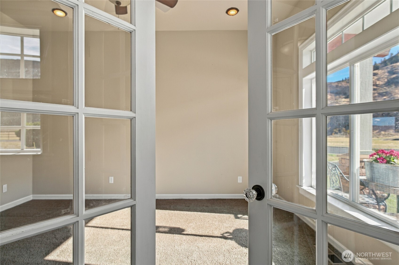 55776 Bay Area Drive Property Photo 11