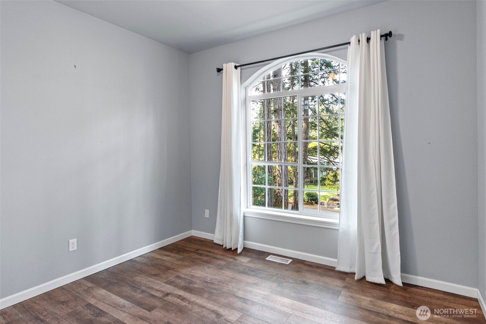 161 E Lake Forest Drive Property Photo 25