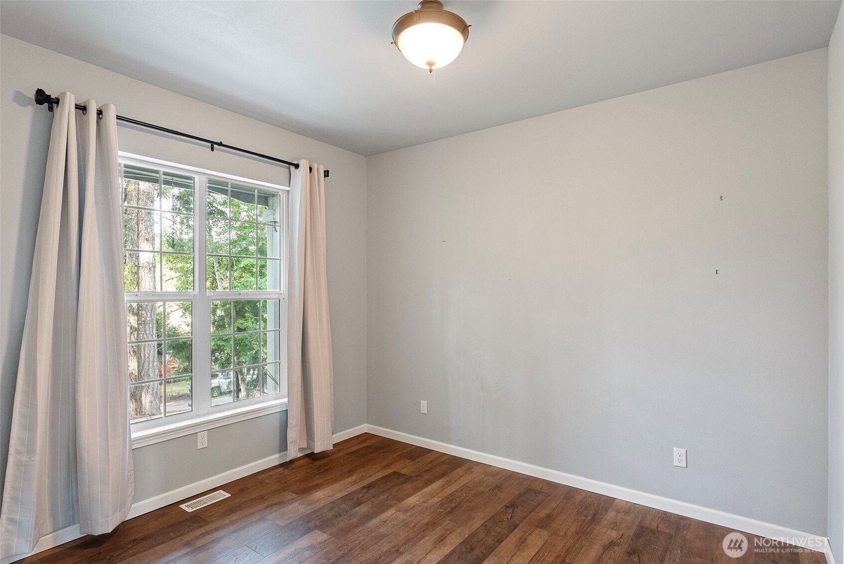 161 E Lake Forest Drive Property Photo 27
