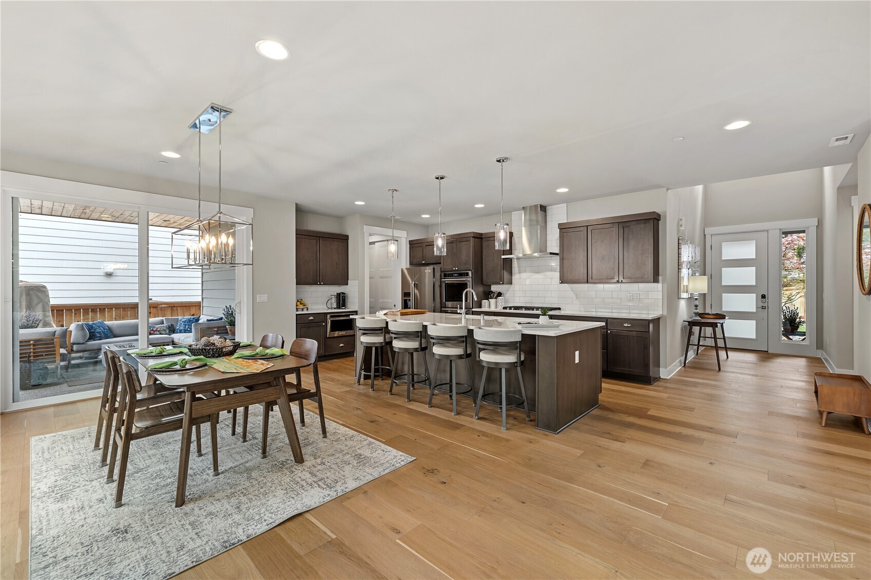 1435 7th Place Property Photo 12