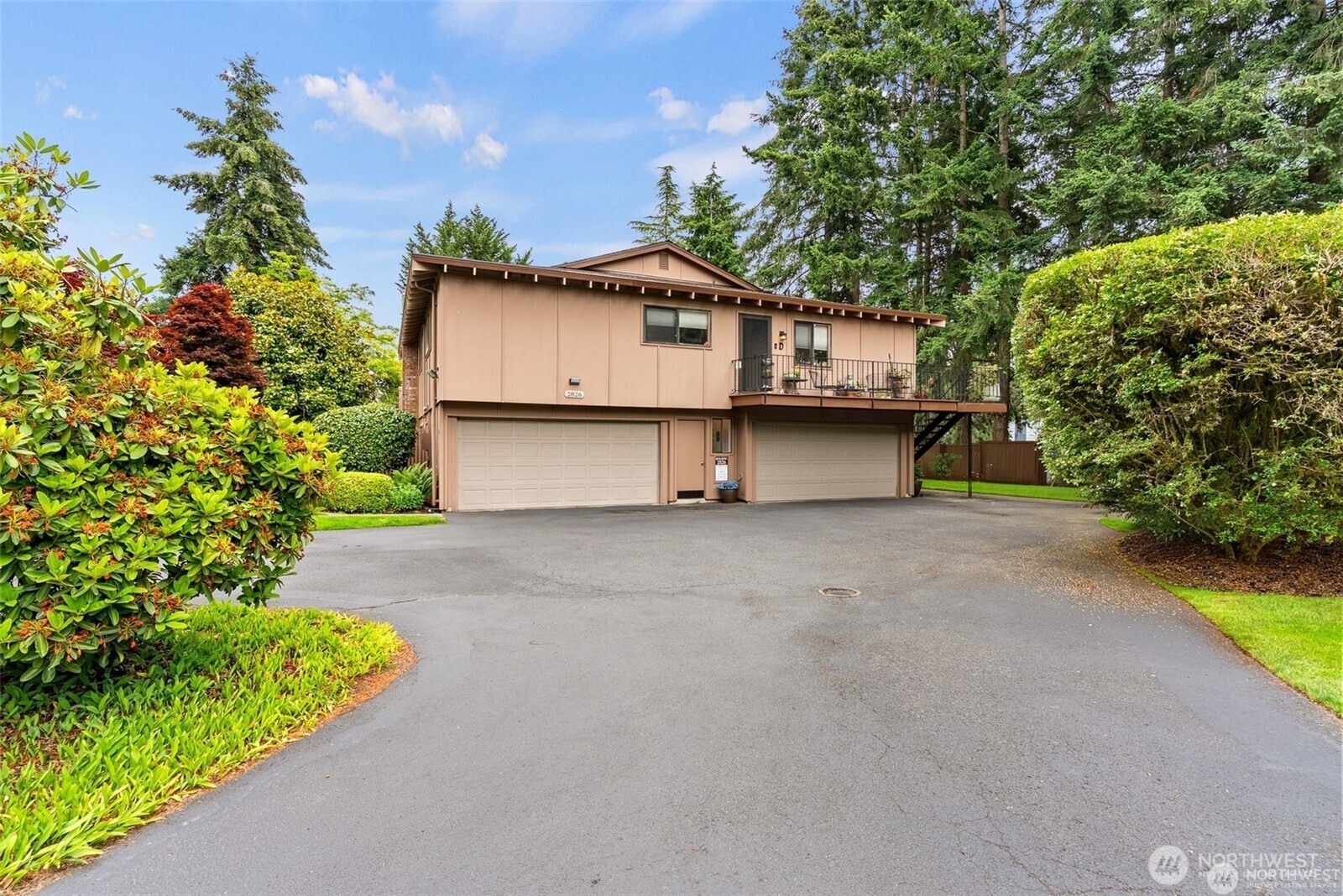 2826 Garden Court B Property Photo 2