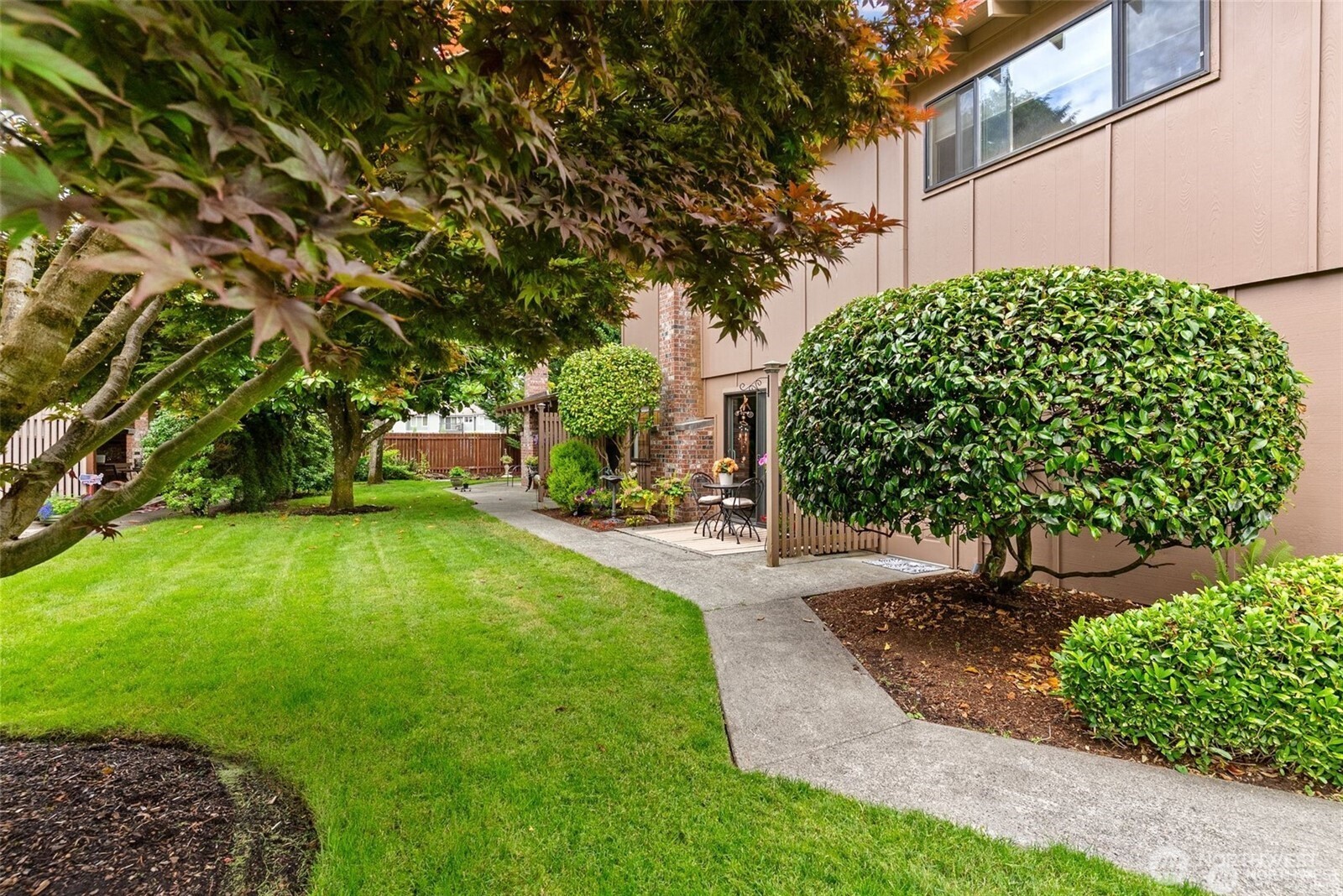 2826 Garden Court B Property Photo 15