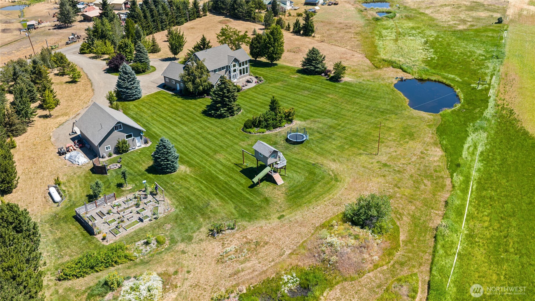 430 Pays Road Property Photo 40