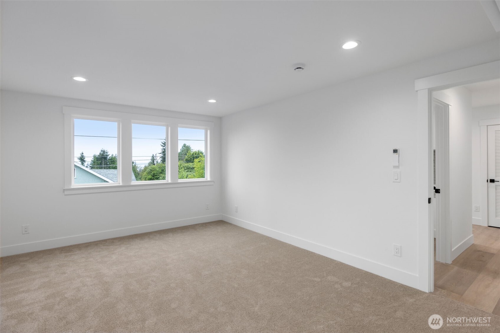 11050 2nd Avenue Property Photo 6