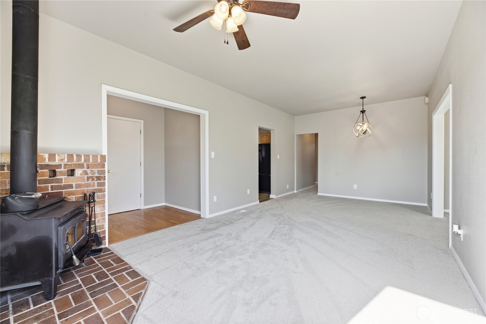 1215 8th Avenue Property Photo 6