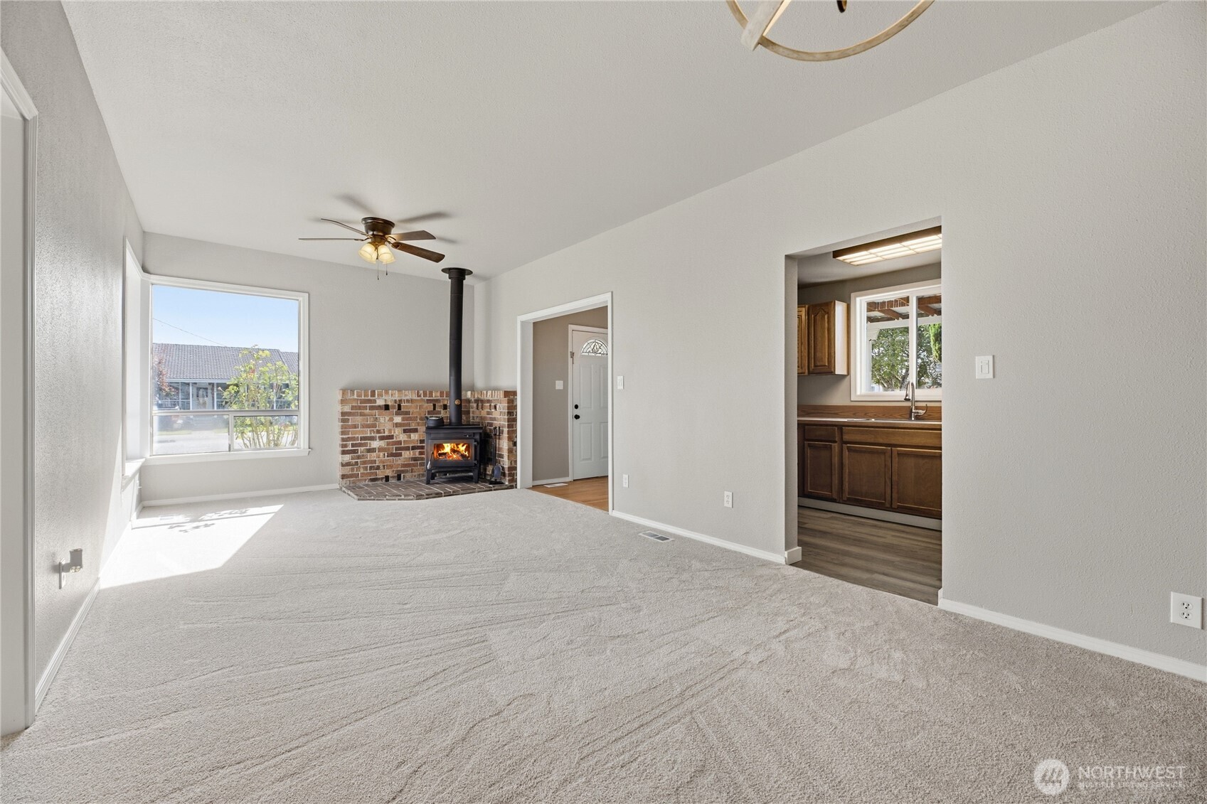 1215 8th Avenue Property Photo 8