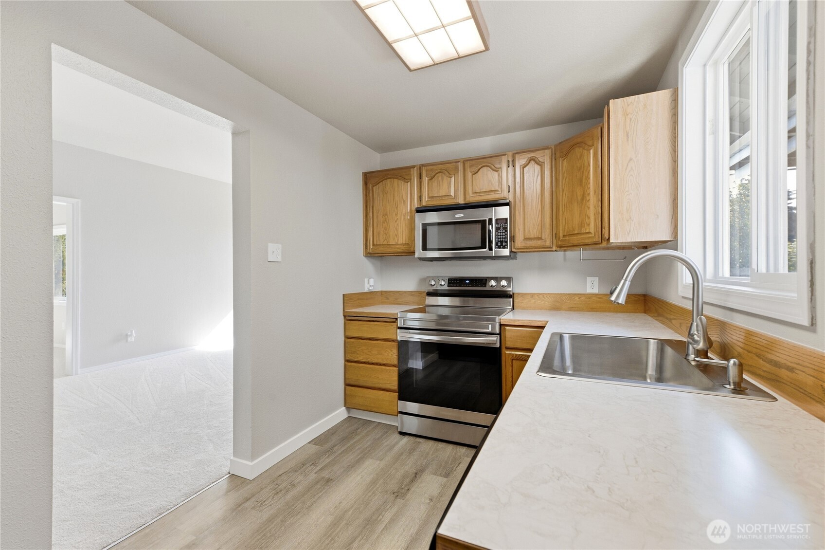 1215 8th Avenue Property Photo 11
