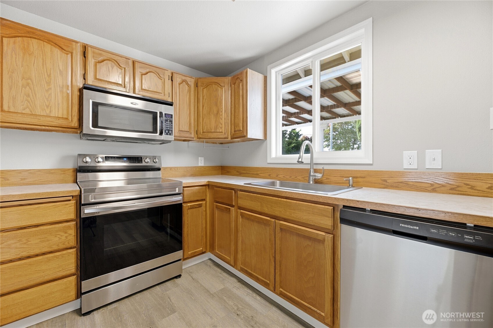 1215 8th Avenue Property Photo 12