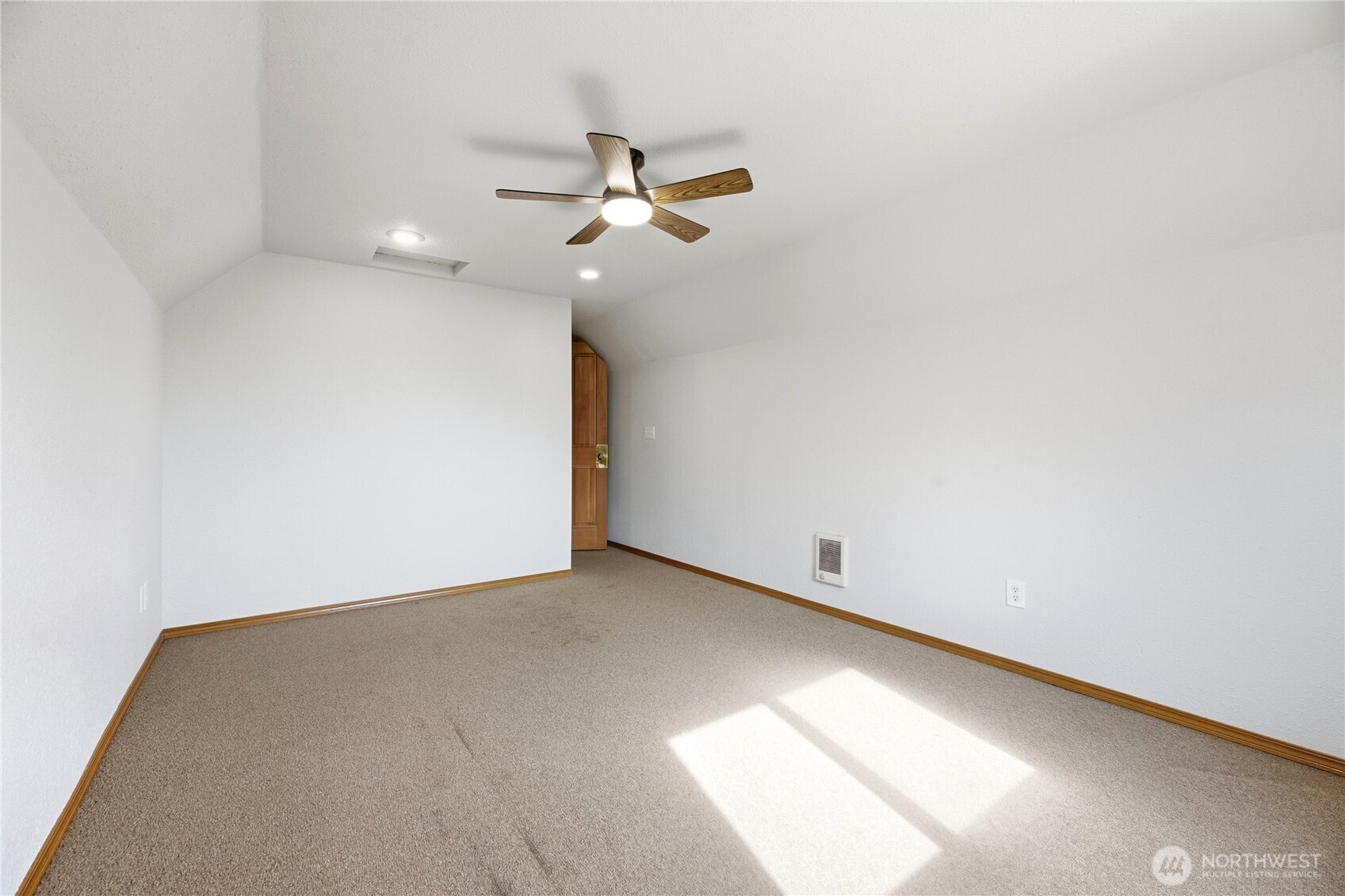 1215 8th Avenue Property Photo 28