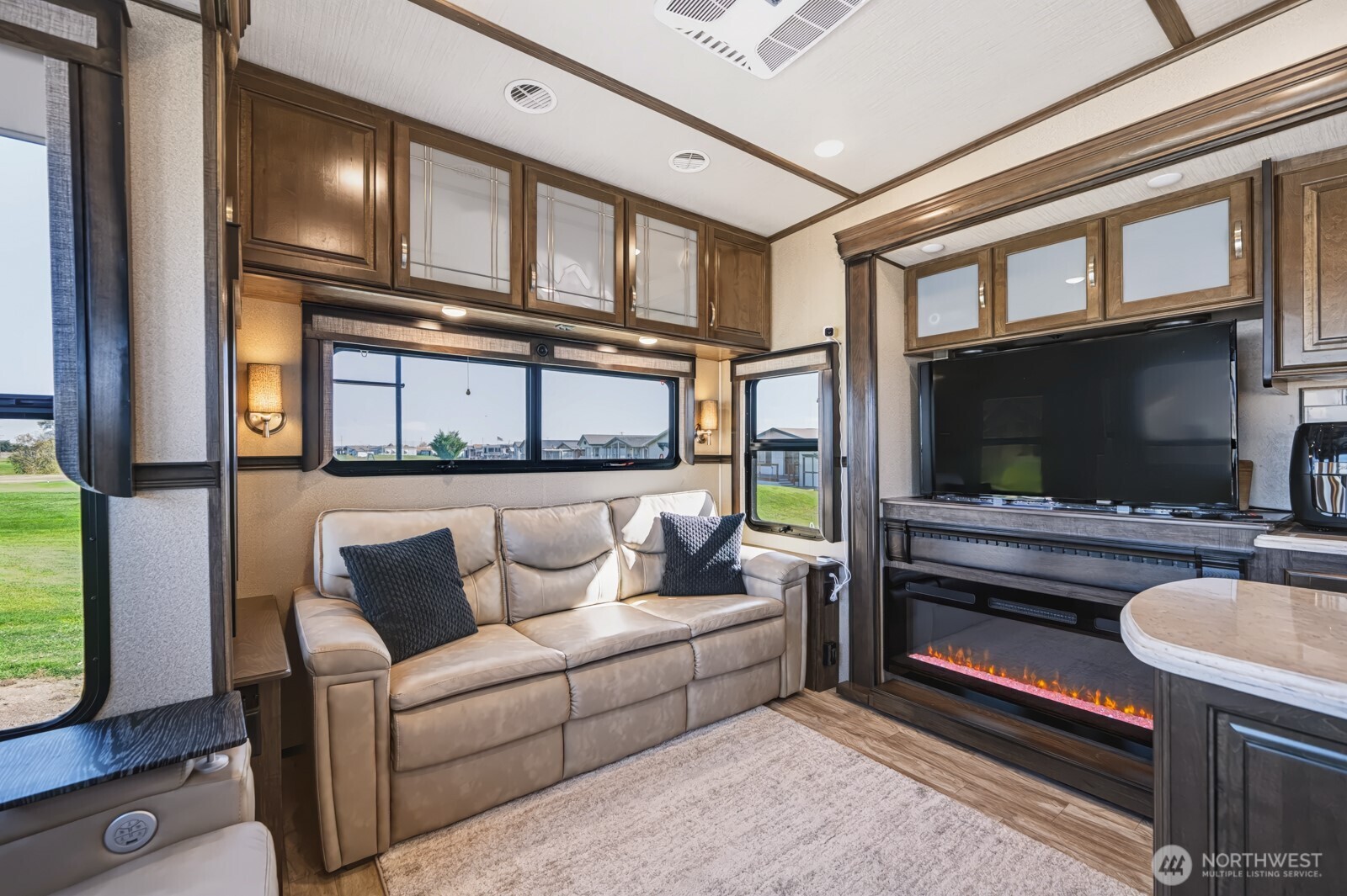 17693 Nw Road 5 9 Property Photo 8