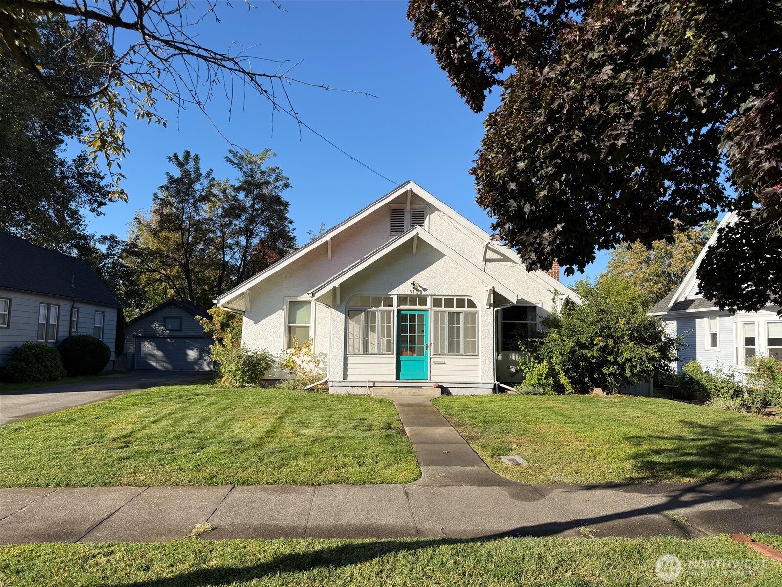 916 Catherine Street Property Photo 2