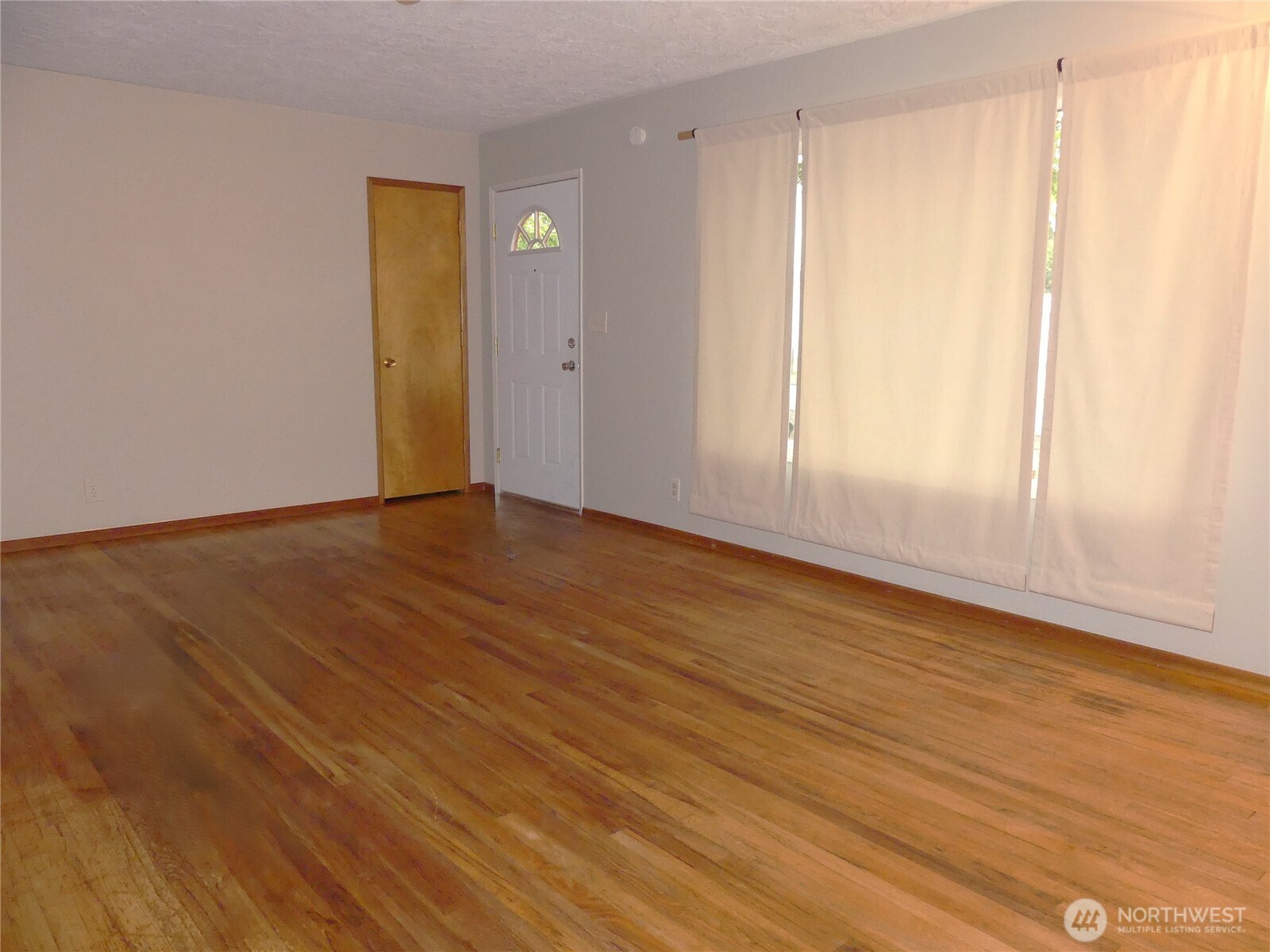 2320 E 25th Street Property Photo 5