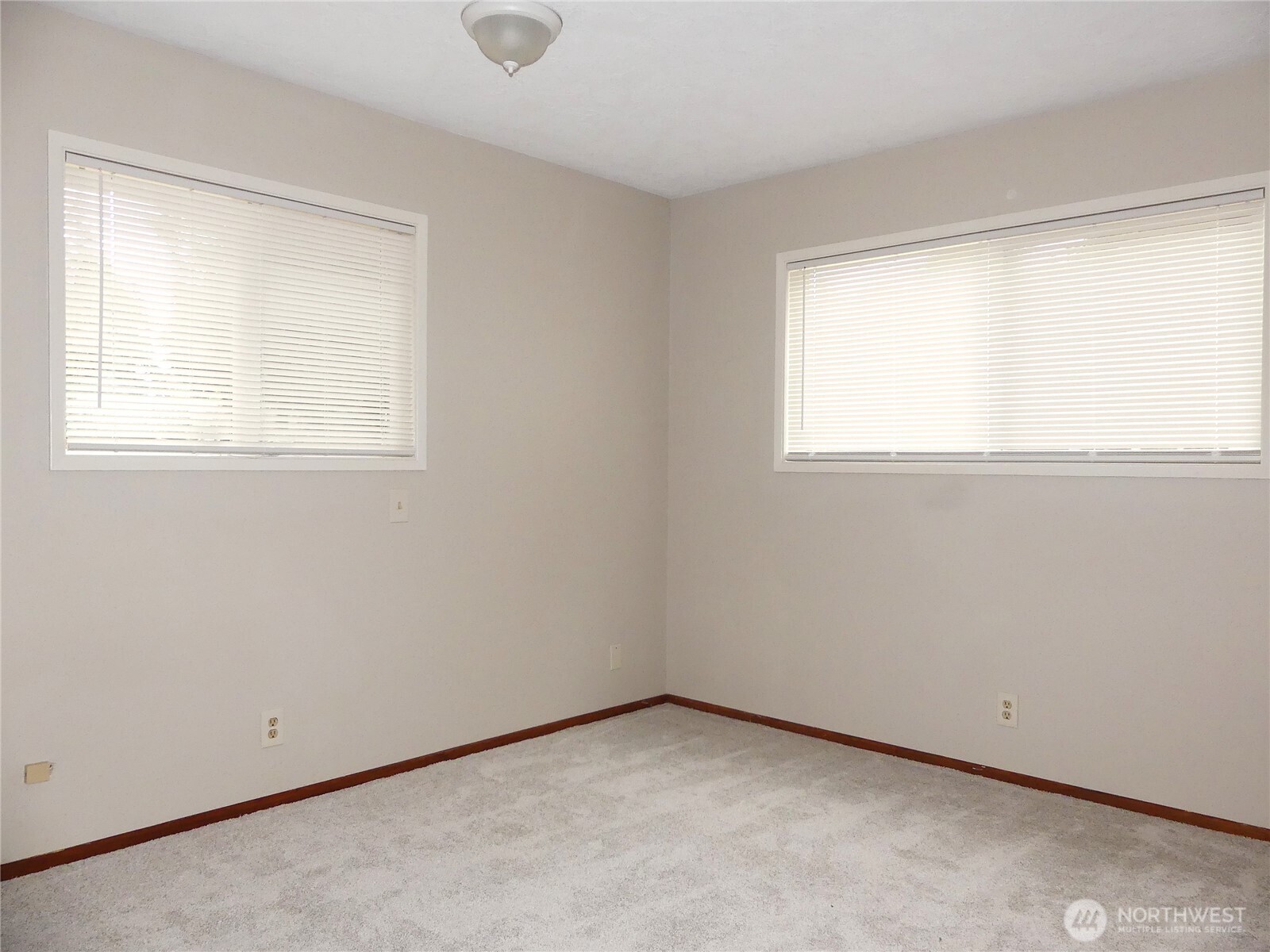 2320 E 25th Street Property Photo 11