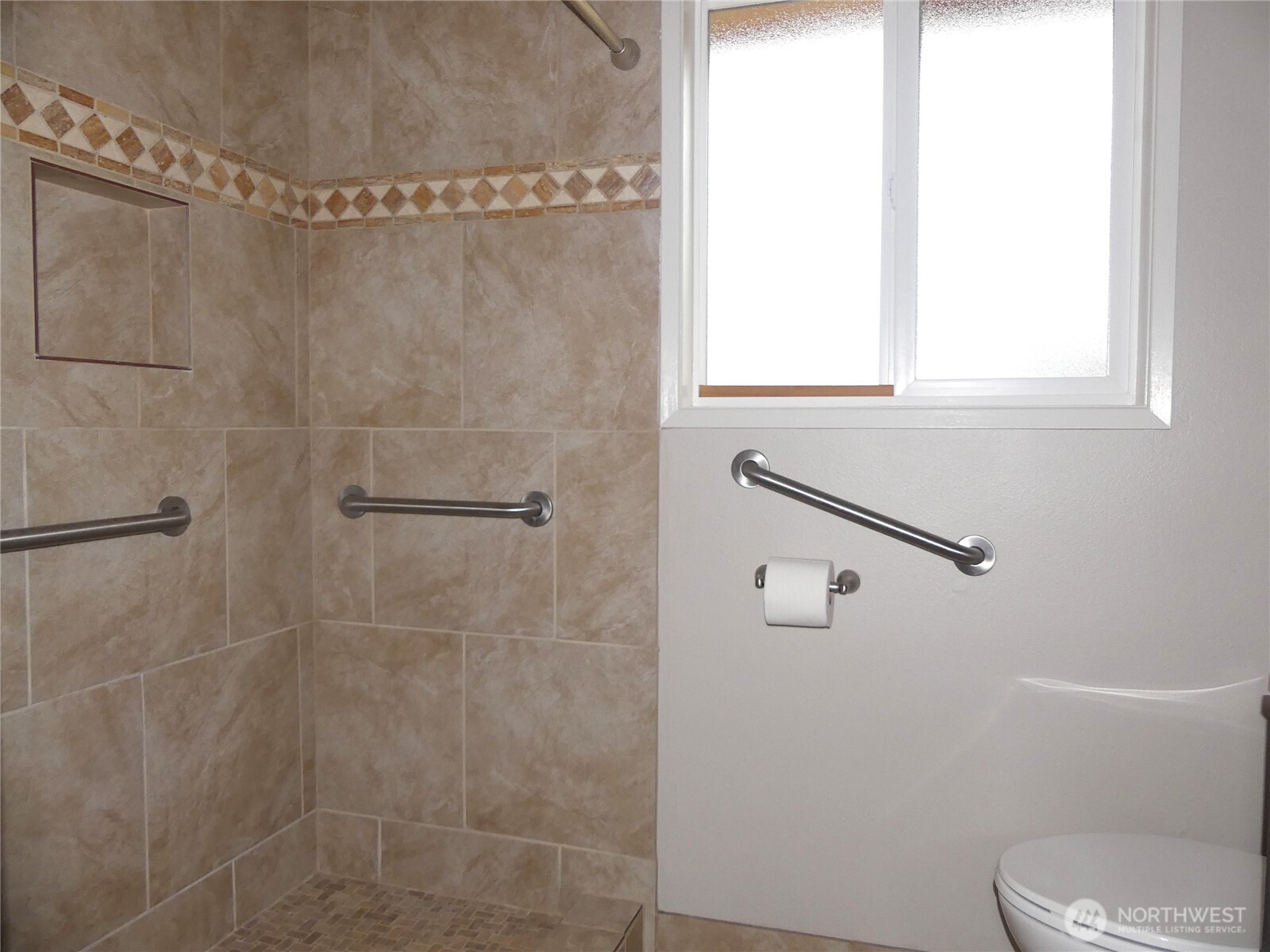 2320 E 25th Street Property Photo 16