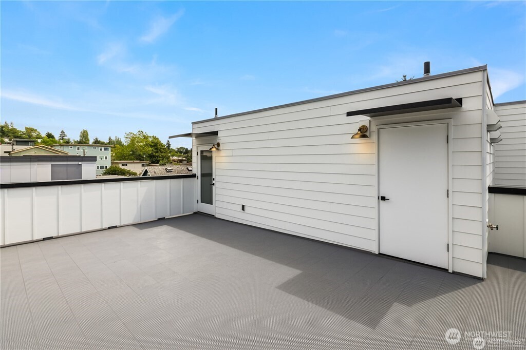 3638 Greenwood Avenue B Property Photo 15