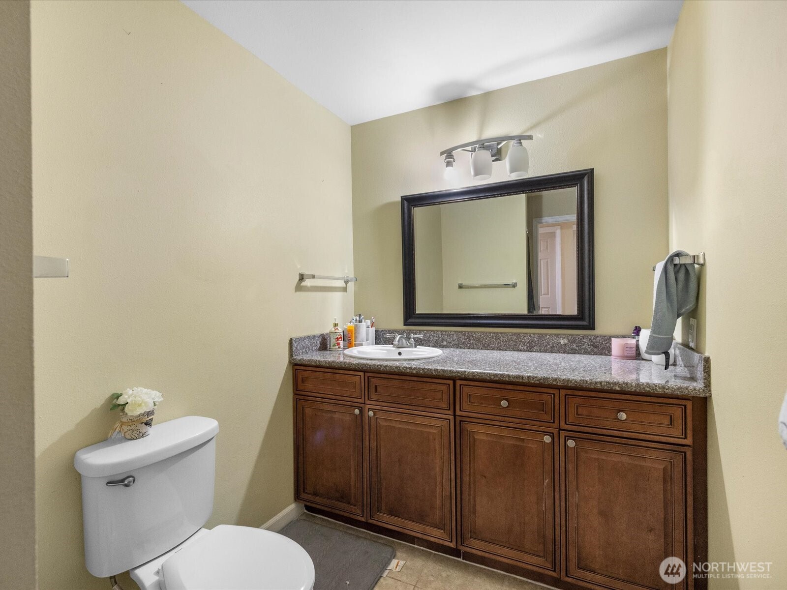 19310 1st Avenue Property Photo 28