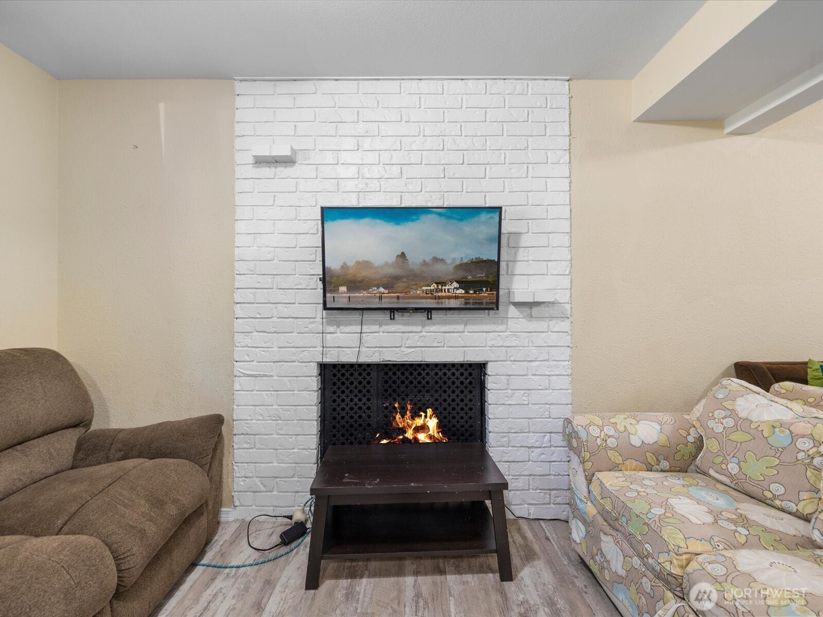 19310 1st Avenue Property Photo 30