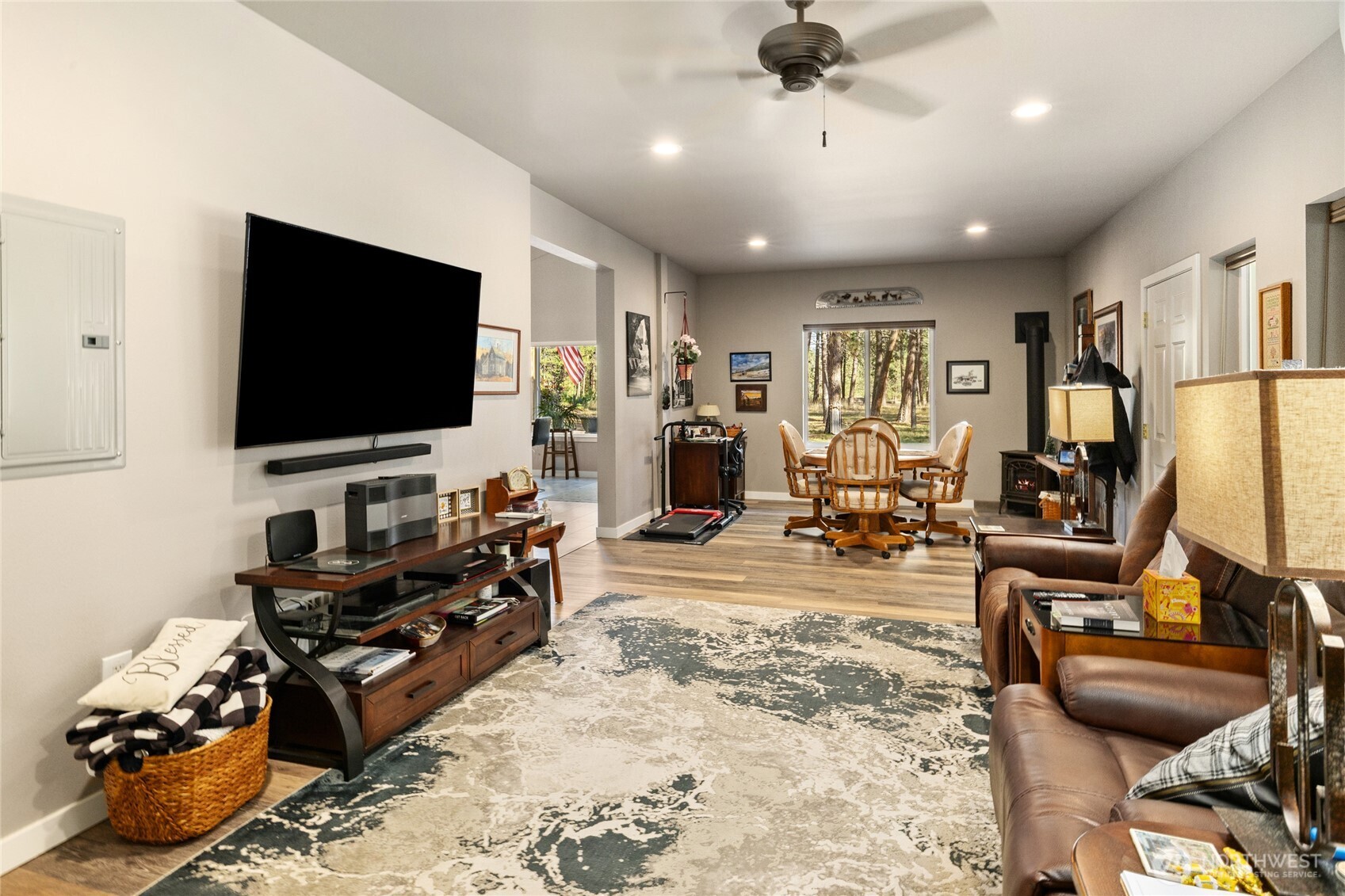4652 Airport Road Property Photo 5