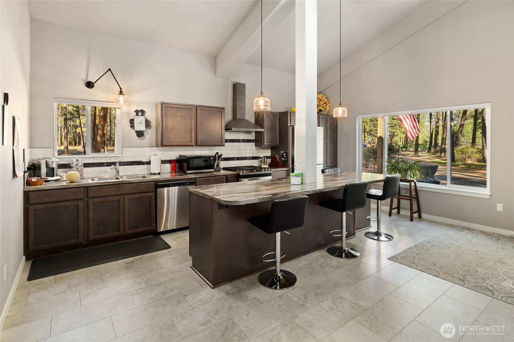4652 Airport Road Property Photo 12