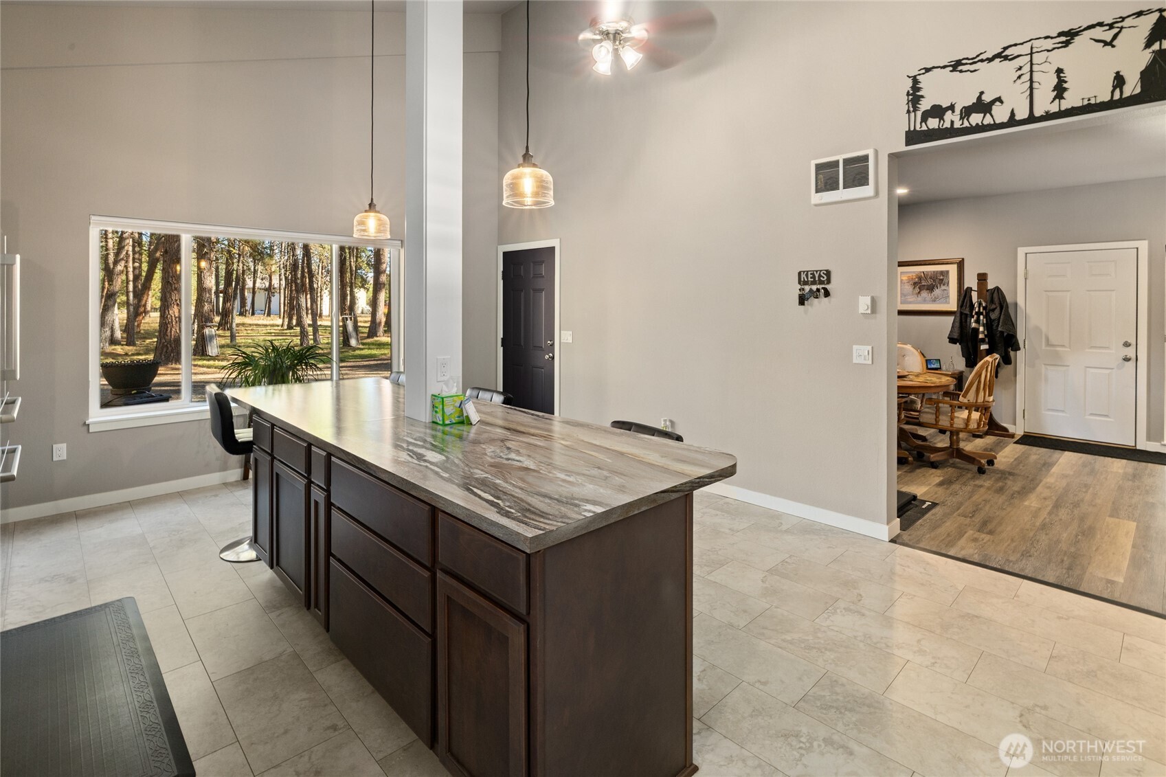 4652 Airport Road Property Photo 16
