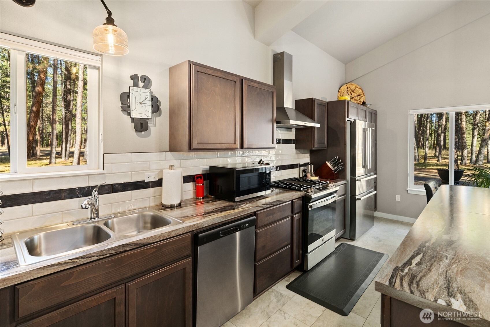 4652 Airport Road Property Photo 17