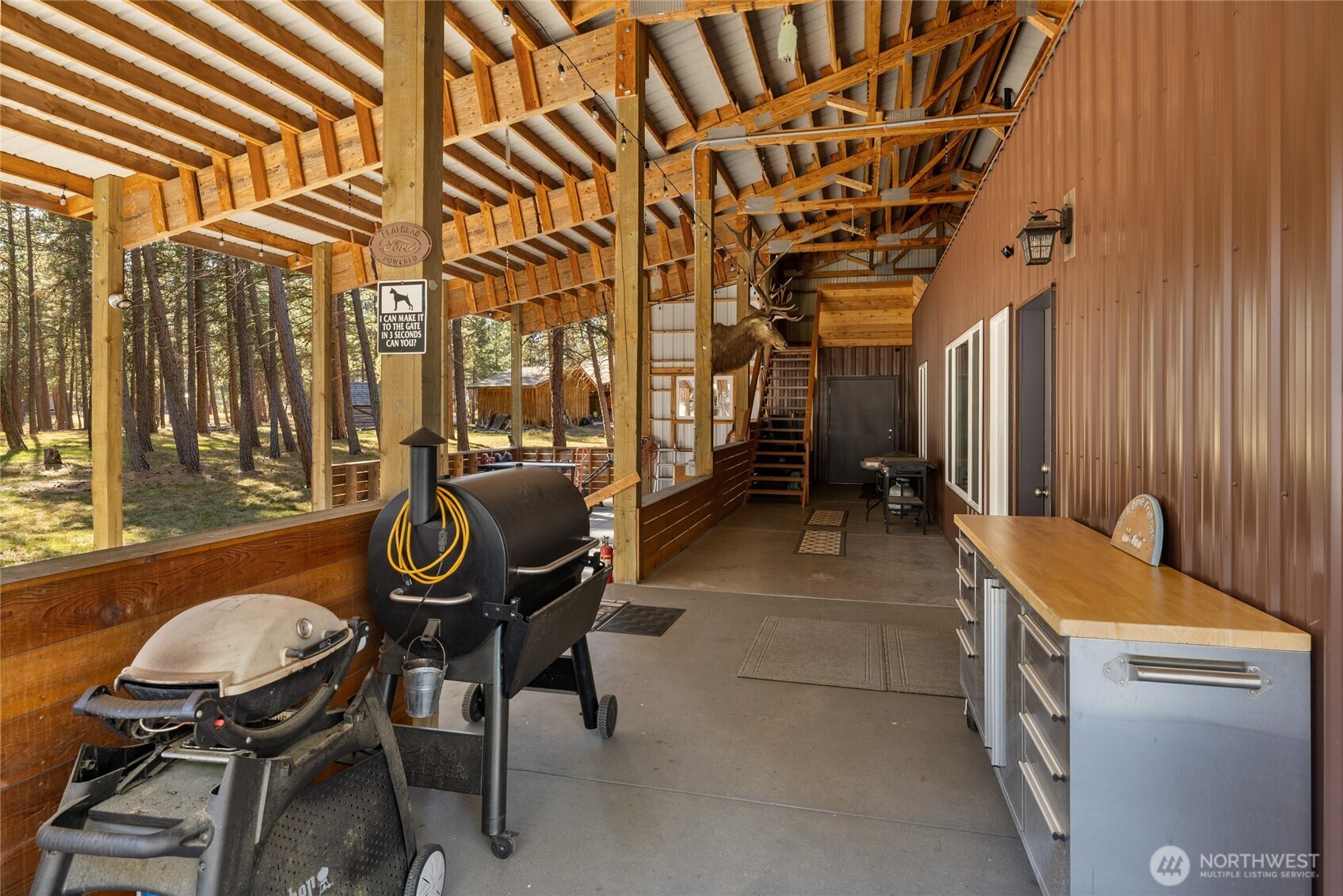 4652 Airport Road Property Photo 24