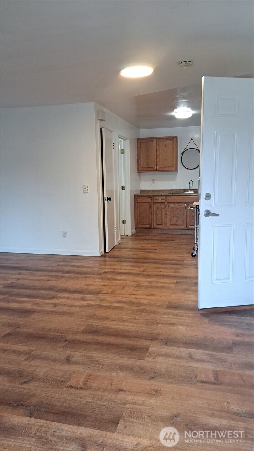 920 Highland Avenue A Property Photo 5