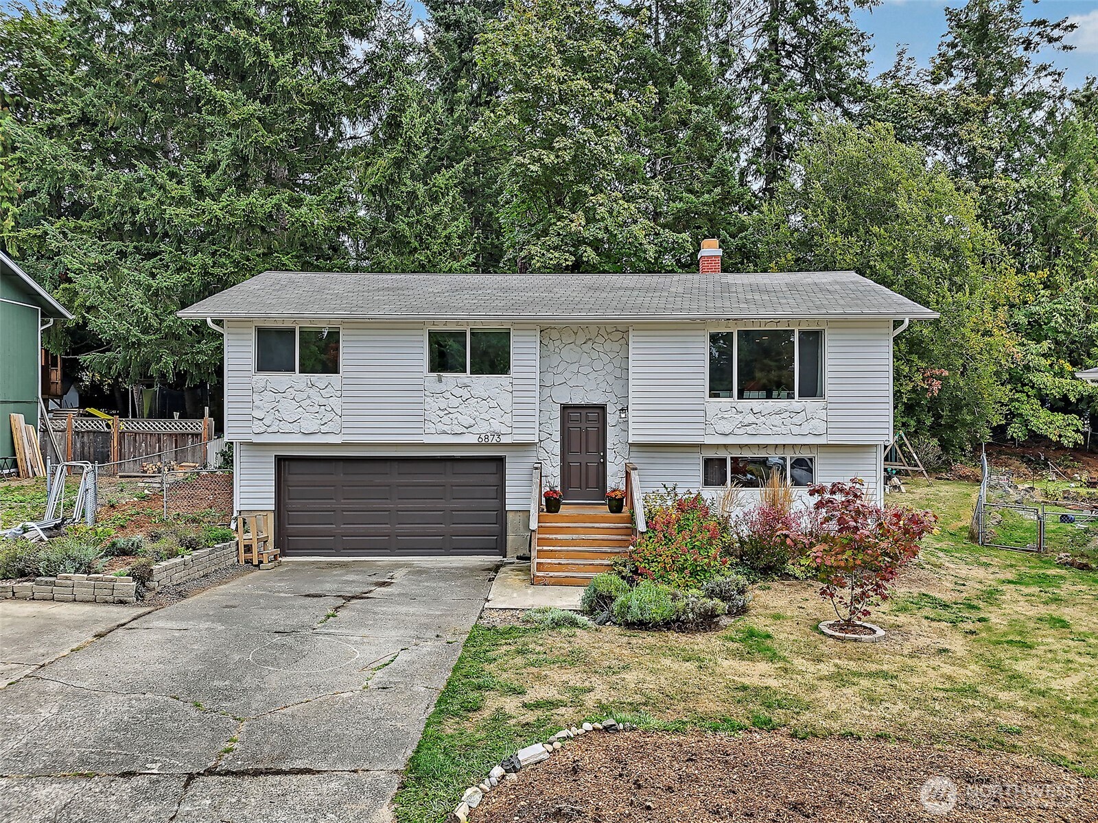 6873 Helena Drive Property Photo 2