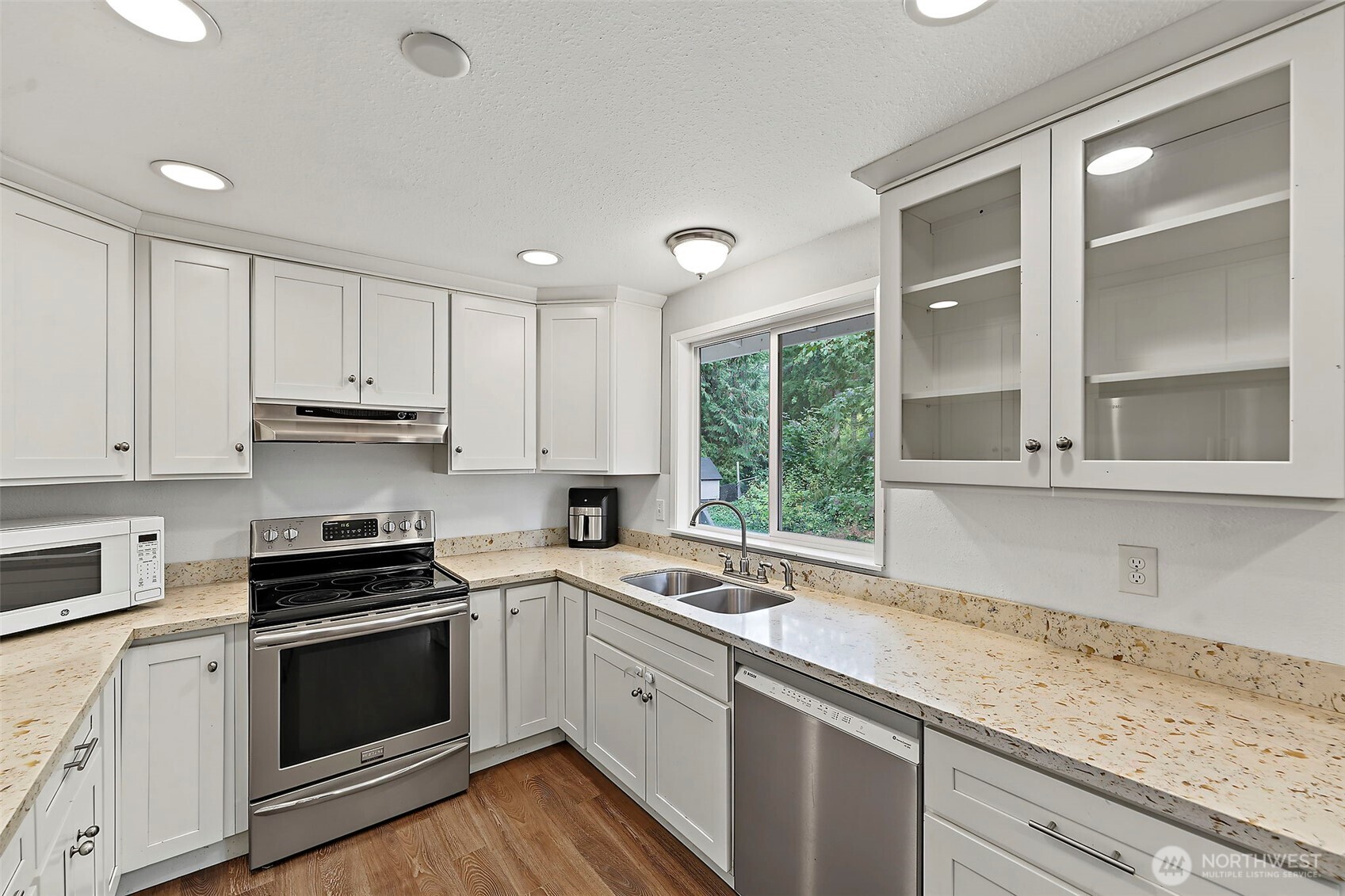 6873 Helena Drive Property Photo 13
