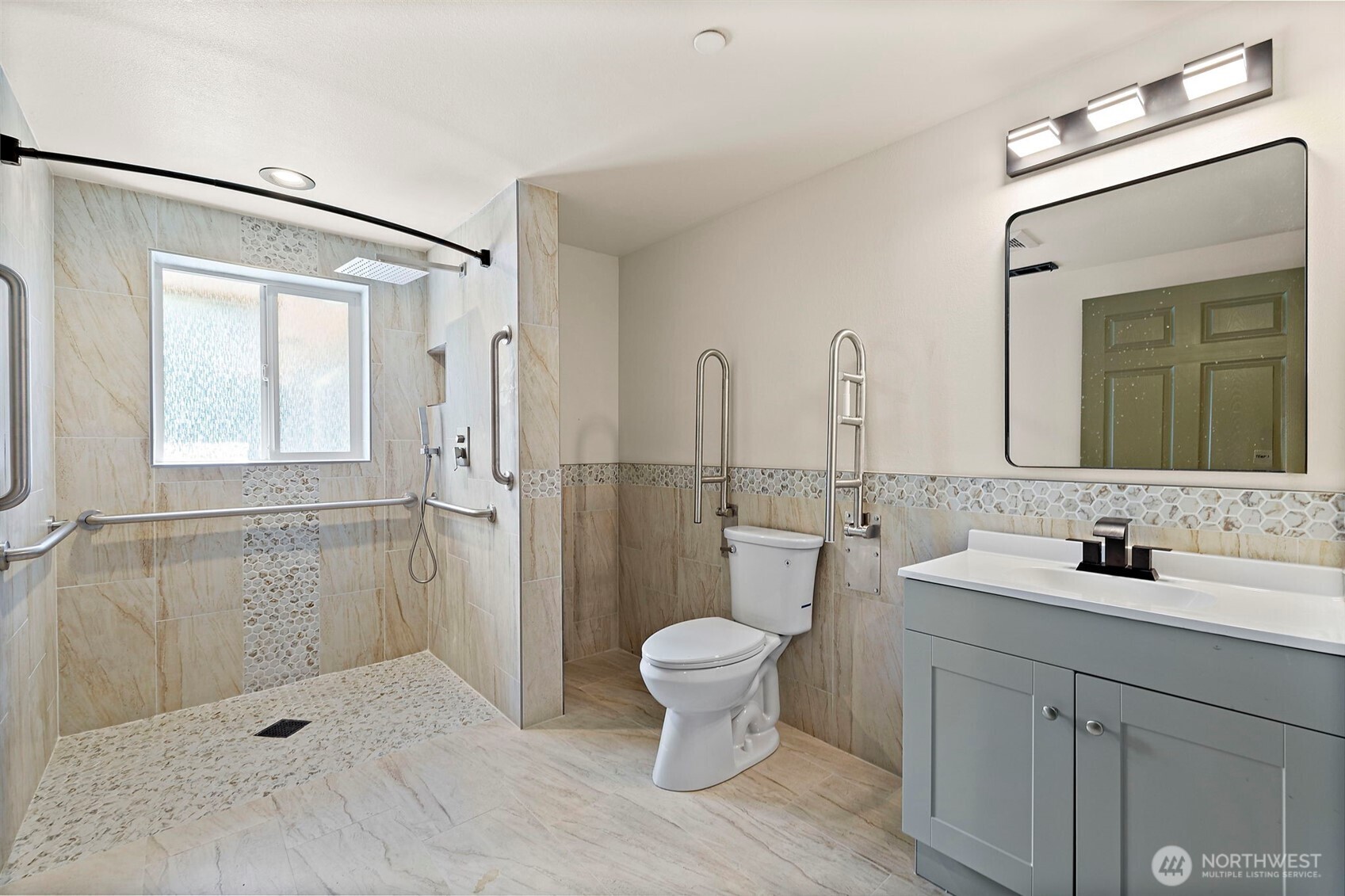 1008 E Guiberson Street Property Photo 10