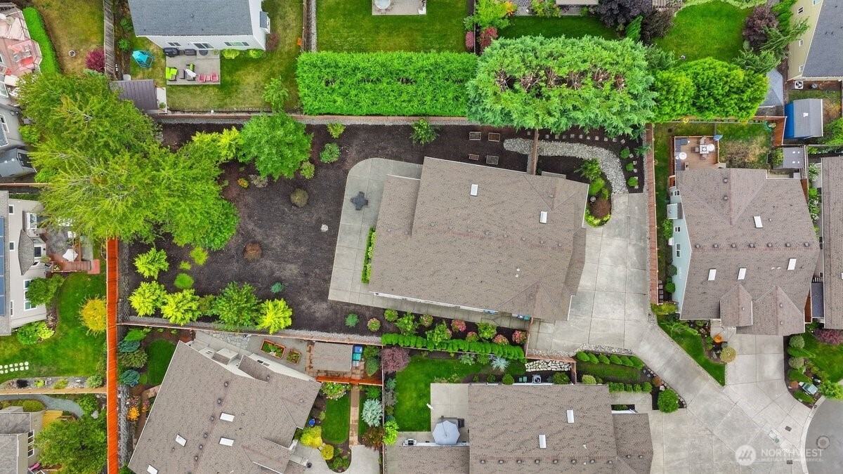 4218 143rd Street Property Photo 3