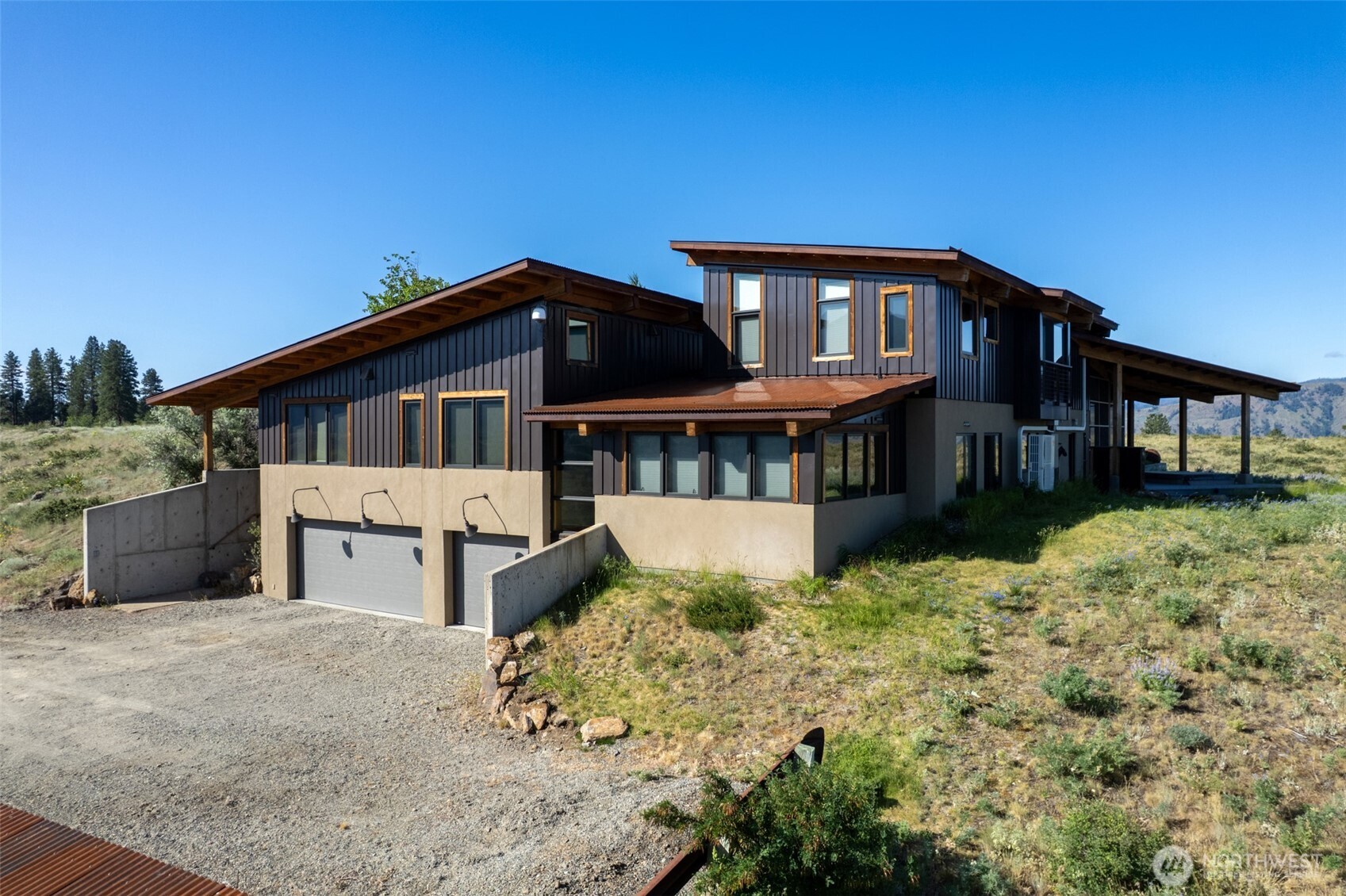 99 Hilltop Drive Property Photo 3