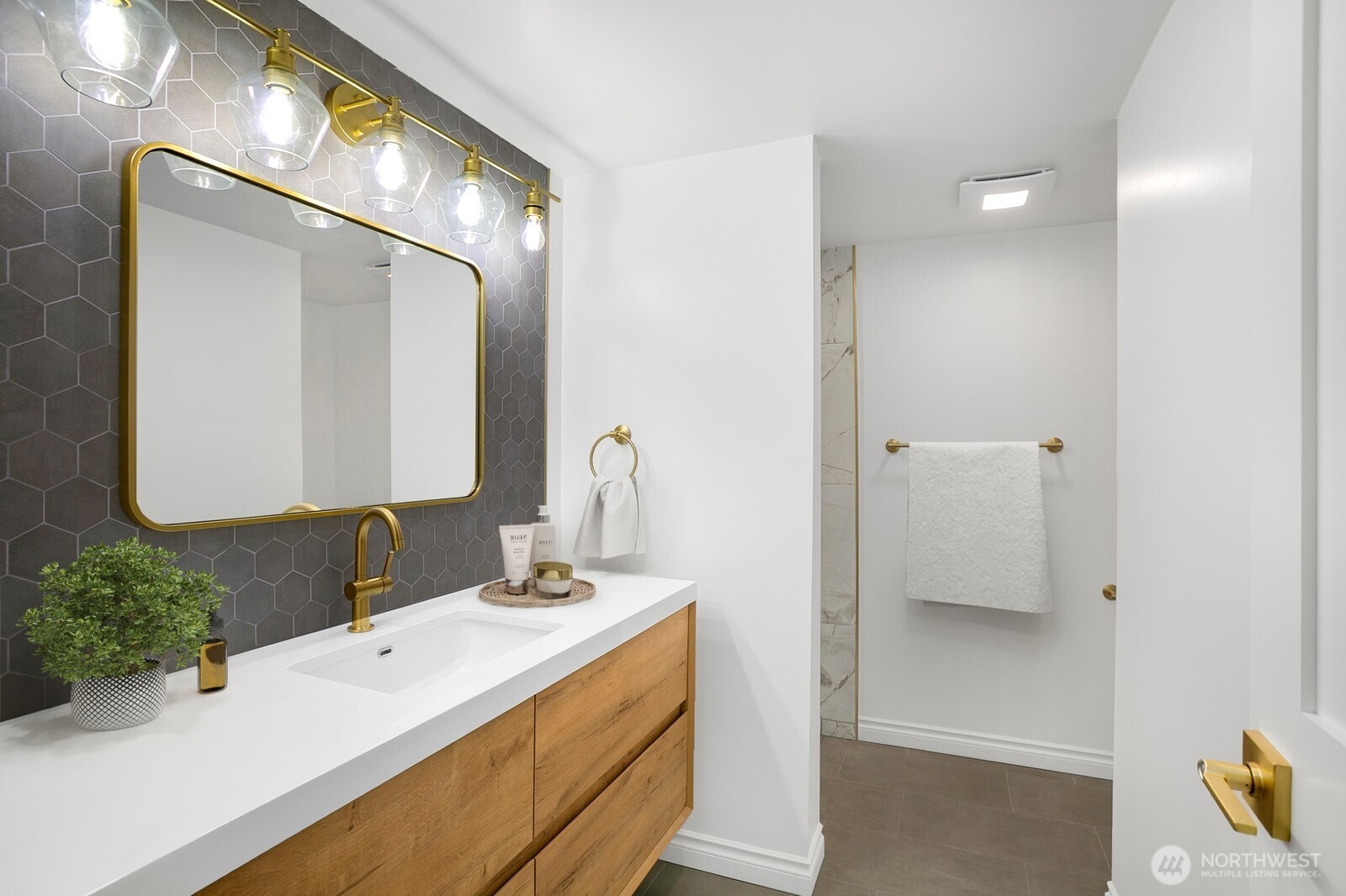 15512 Country Club Drive B16 Property Photo 15